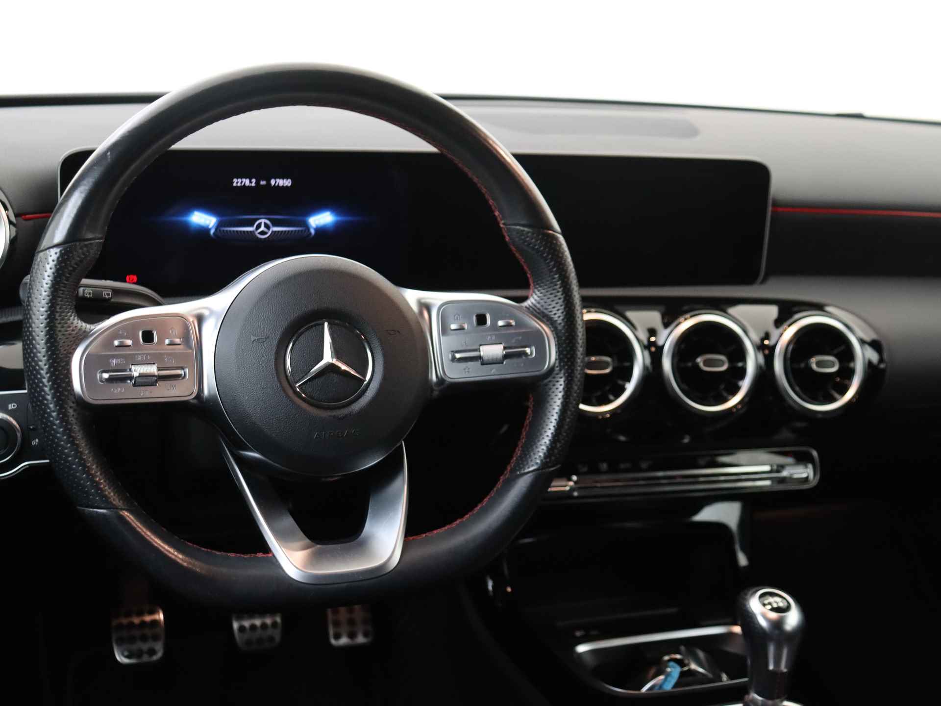 Mercedes-Benz A-Klasse 160 Business Solution AMG | Navigatie | Widescreen Cockpit | 18 inch Lichtmetalen velgen . - 7/31