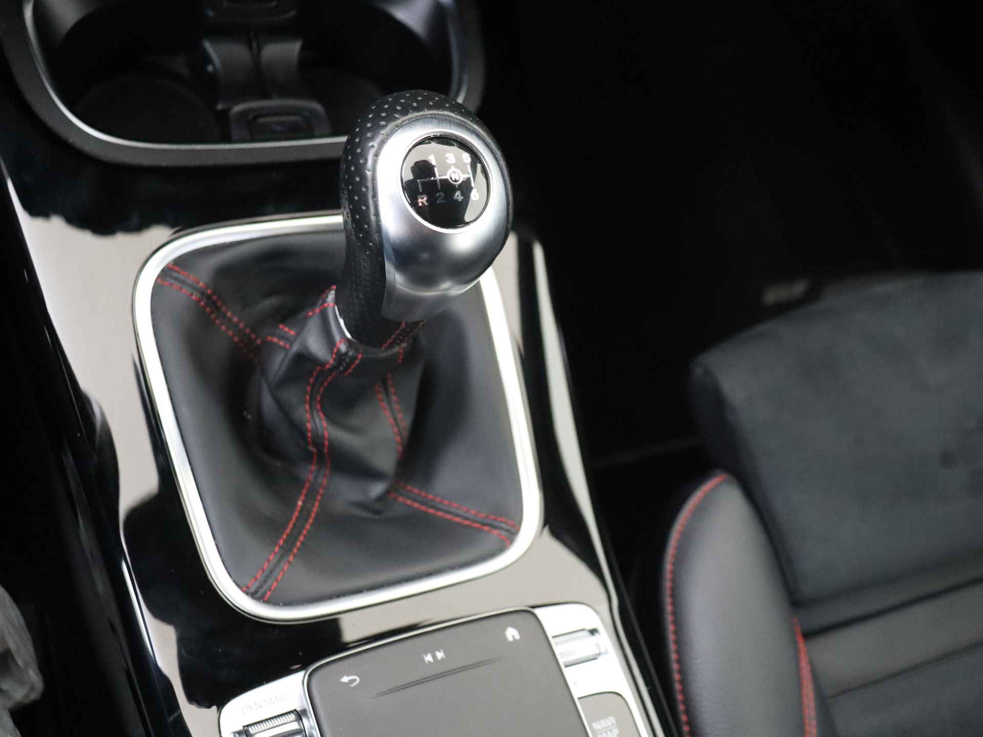 Mercedes-Benz A-Klasse 160 Business Solution AMG | Navigatie | Widescreen Cockpit | 18 inch Lichtmetalen velgen . - 20/31