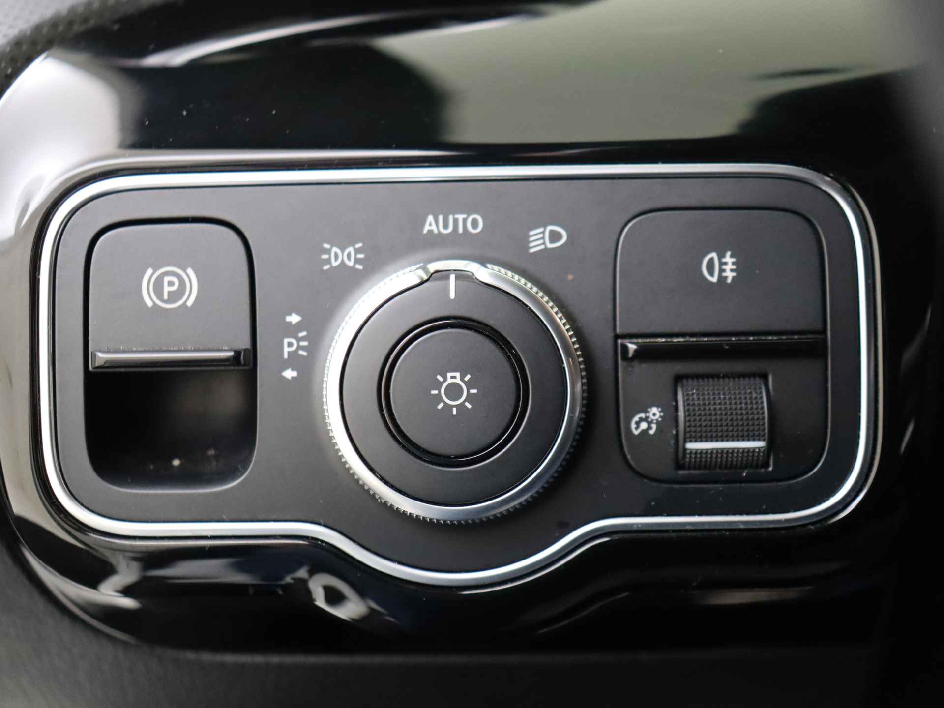 Mercedes-Benz A-Klasse 160 Business Solution AMG | Navigatie | Widescreen Cockpit | 18 inch Lichtmetalen velgen . - 26/31