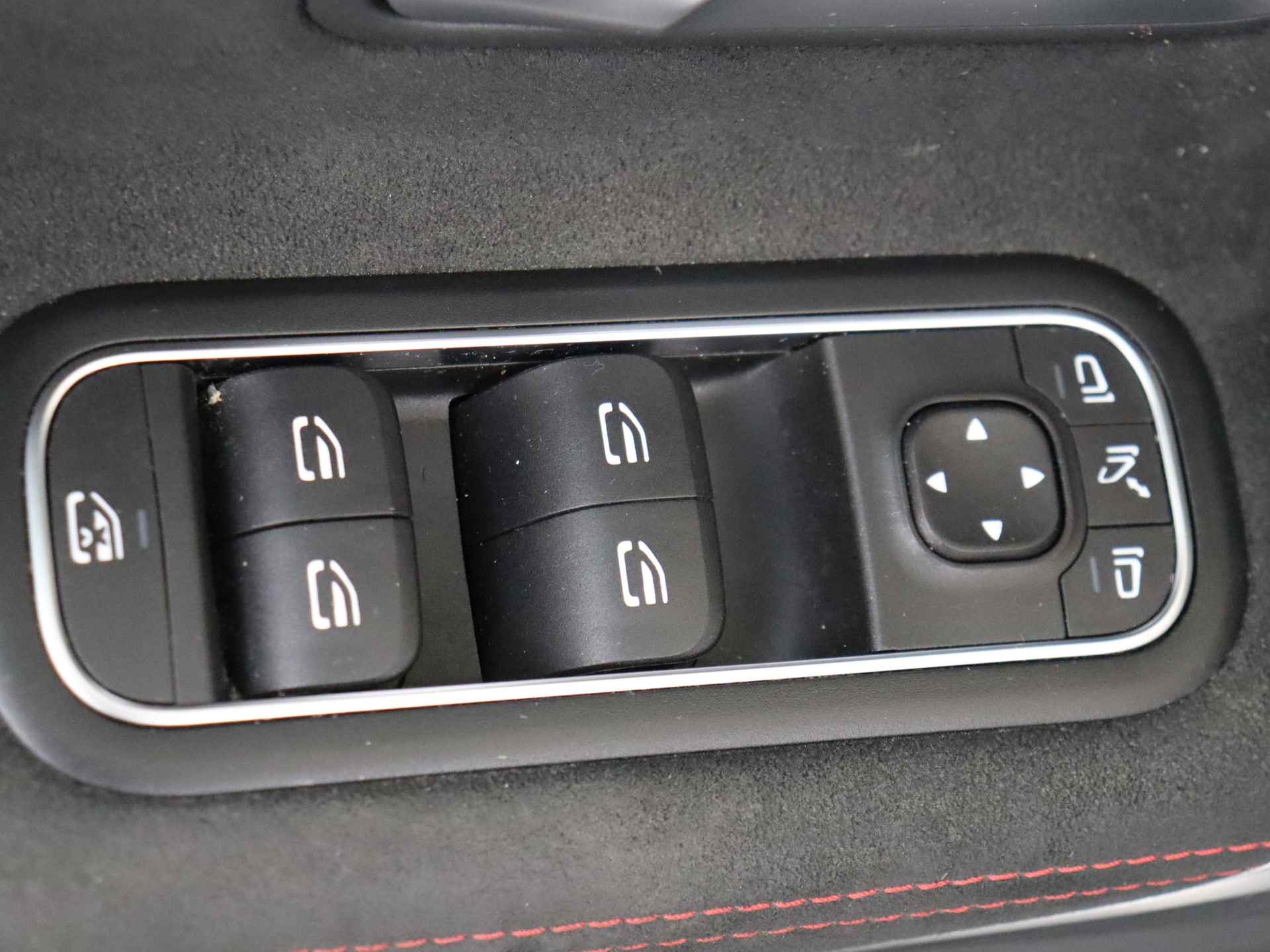 Mercedes-Benz A-Klasse 160 Business Solution AMG | Navigatie | Widescreen Cockpit | 18 inch Lichtmetalen velgen . - 27/31