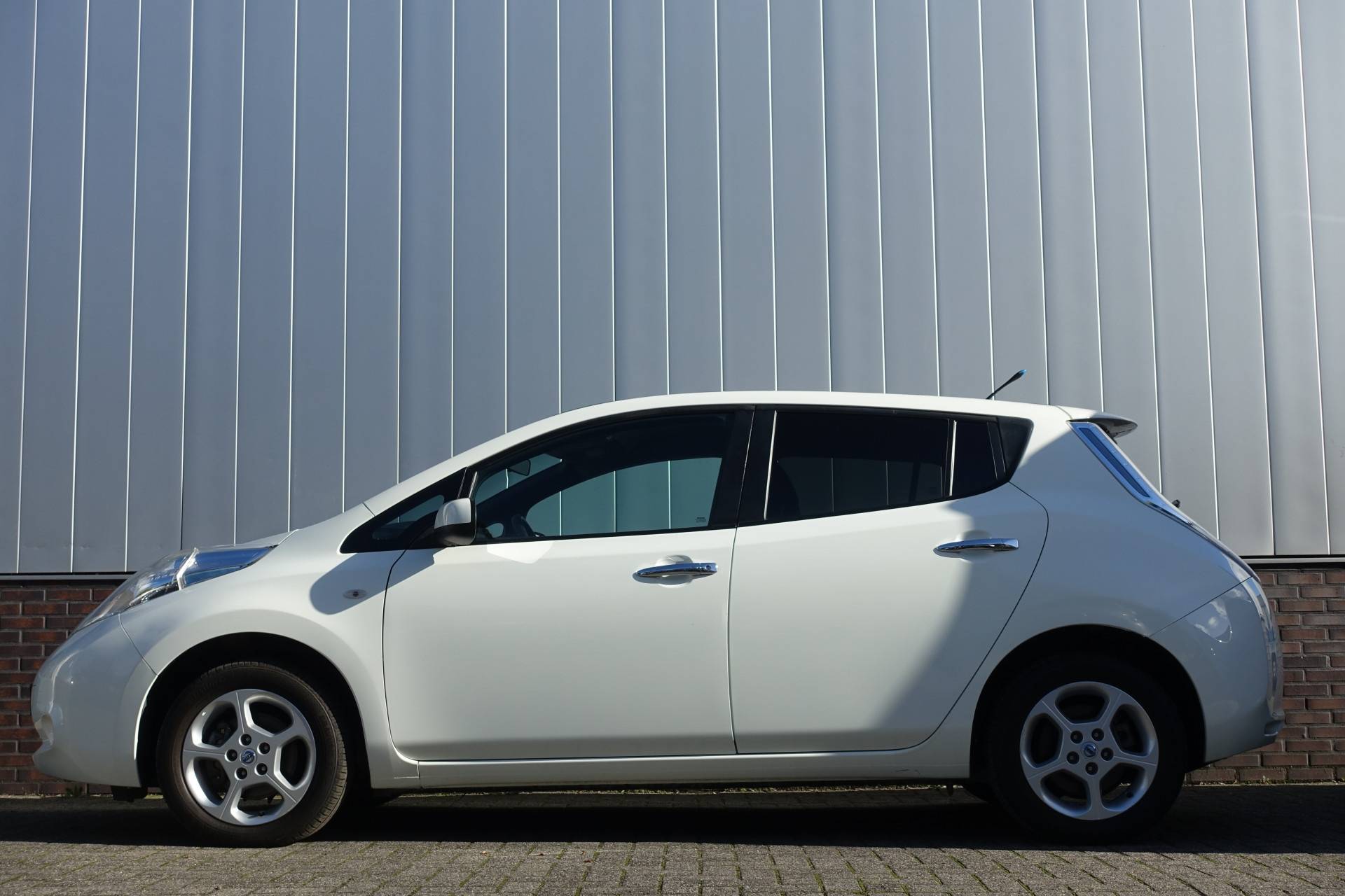 Nissan Leaf Acenta 24 kWh | Navigatie | Cruise-Controle | 6.500.- na subsidie € 2.000,- subsidie mogelijk - 9/26