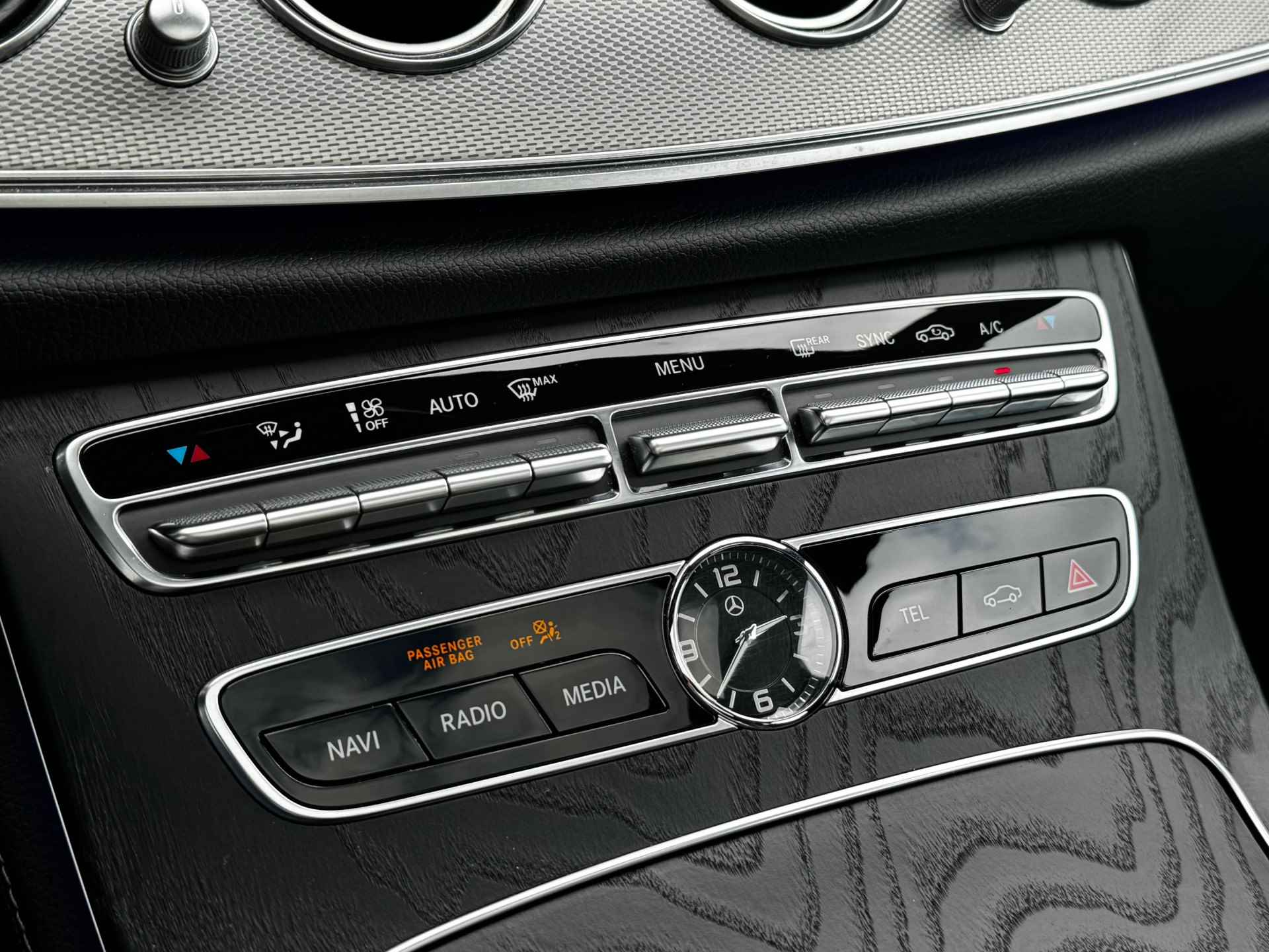 Mercedes-Benz E-Klasse E 200 Estate AMG Line | Trekhaak | Panoramadak | Burmester | 360° Camera - 16/19