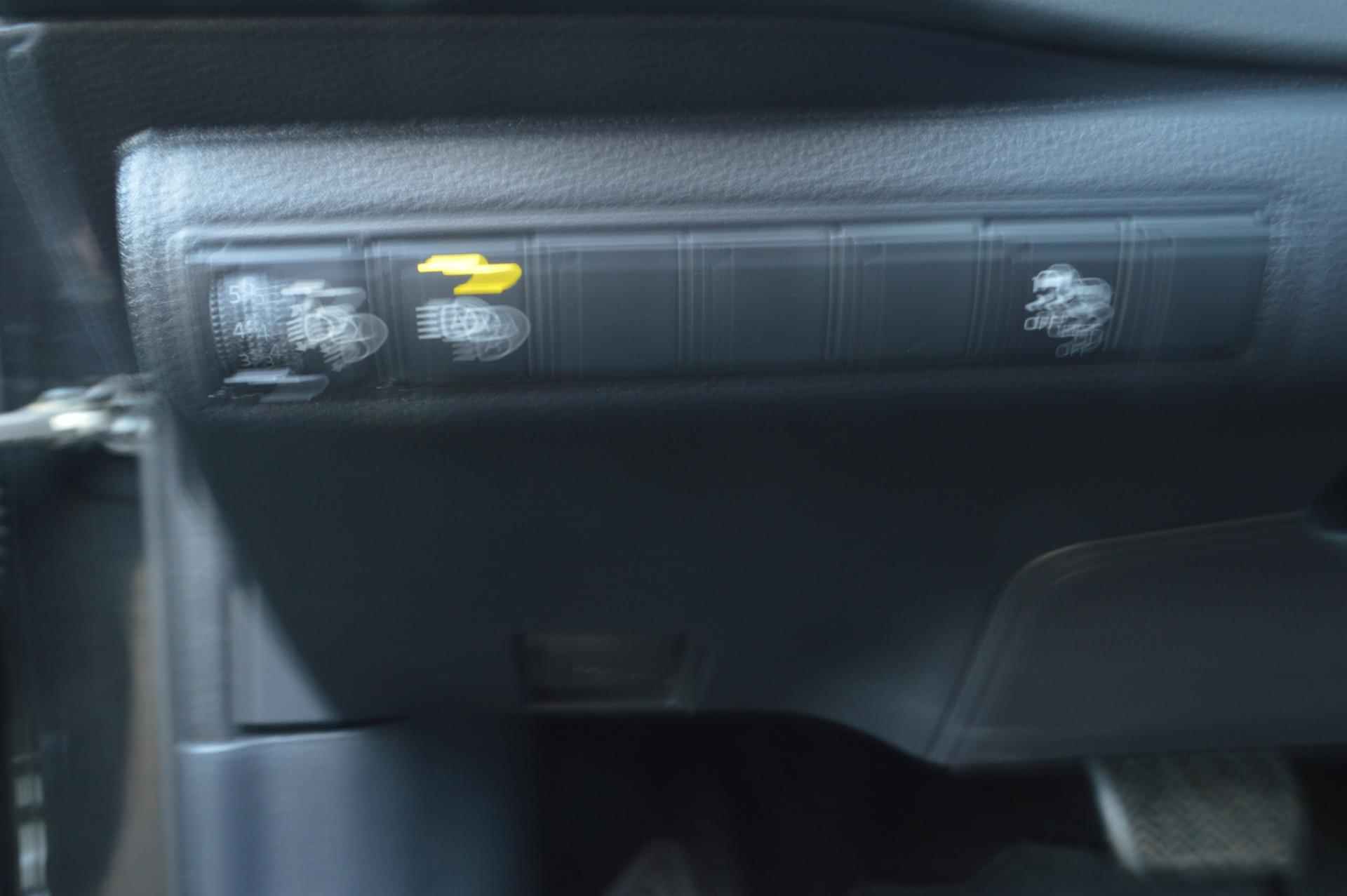Toyota Corolla Touring Sports 1.8 Hybrid Active | Navi via Apple Carplay / Android Auto | NAP - 22/38