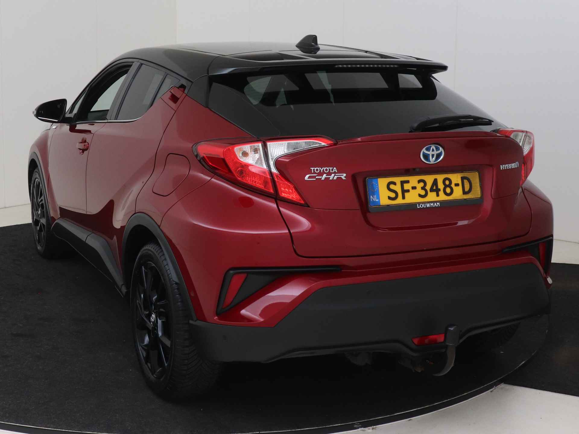 Toyota C-HR 1.8 Hybrid Black Edition I Navigatie I Climate Control I Cruise Control I Camera I Trekhaak Afneembaar I 2e Eigenaar I Dealer Onderhouden I Stoelverwarming Voor I Keyless Entry/Start I Subwoofer I - 16/48