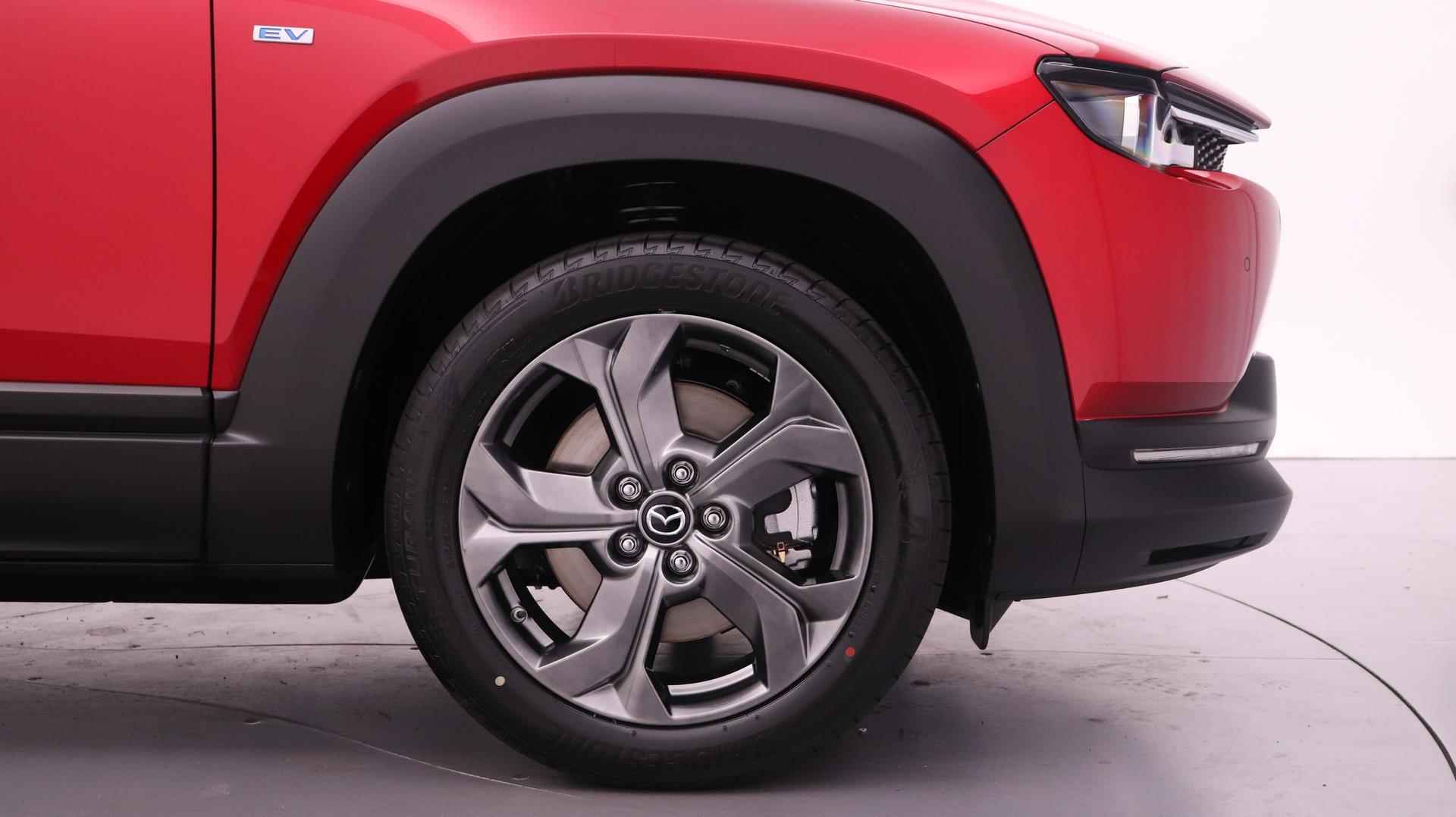 Mazda MX-30 e-SkyActiv 145 Advantage | € 4.000,- korting | € 2.950 overheidssubsidie mogelijk | Uit voorraad leverbaar | - 14/41