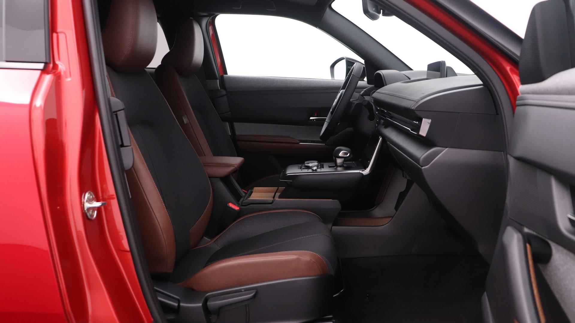 Mazda MX-30 e-SkyActiv 145 Advantage | € 4.000,- korting | € 2.950 overheidssubsidie mogelijk | Uit voorraad leverbaar | - 16/41
