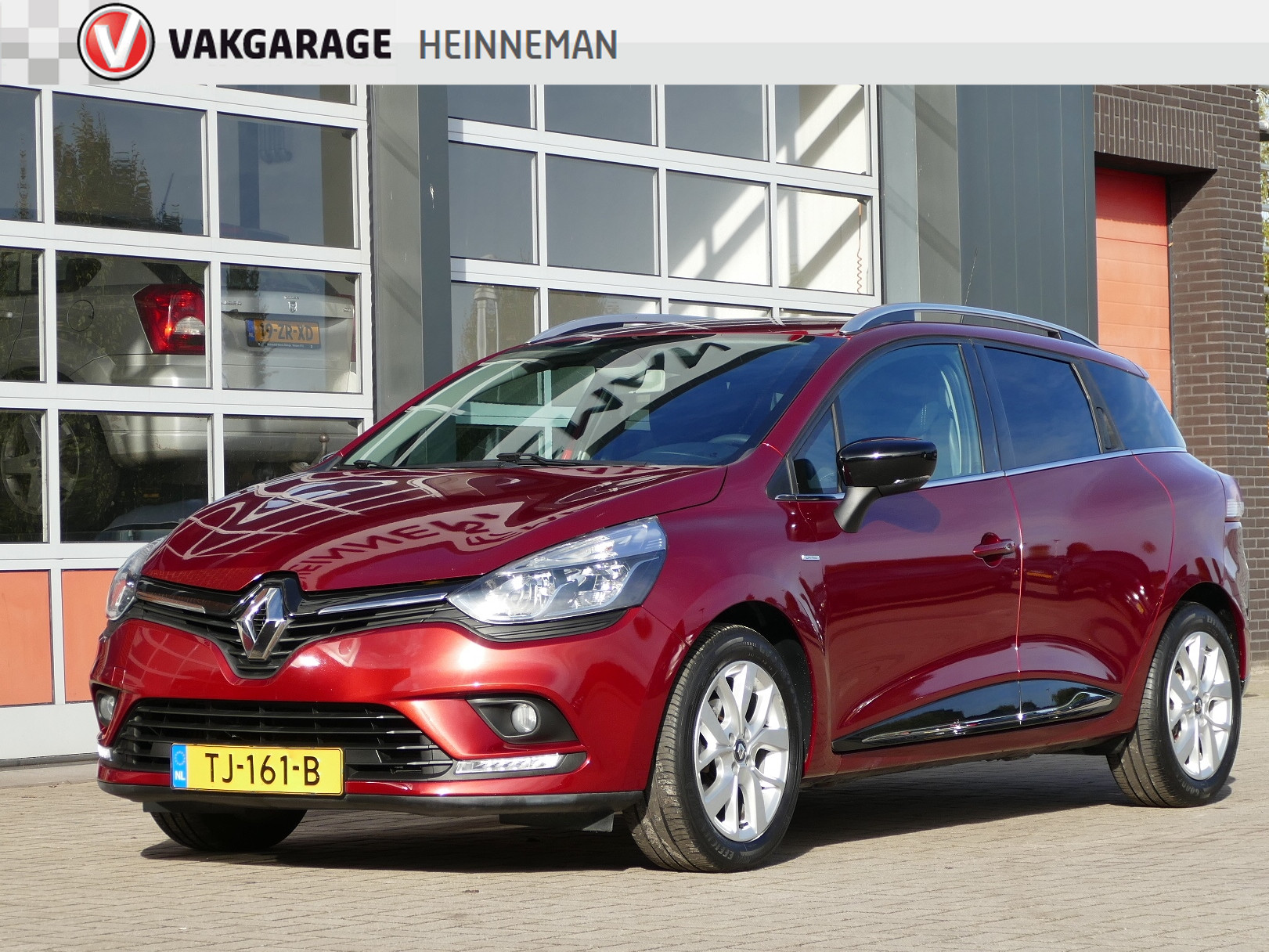 Renault Clio Estate 0.9 TCe Limited | navigatie | keyless | 100% onderhouden bij viaBOVAG.nl