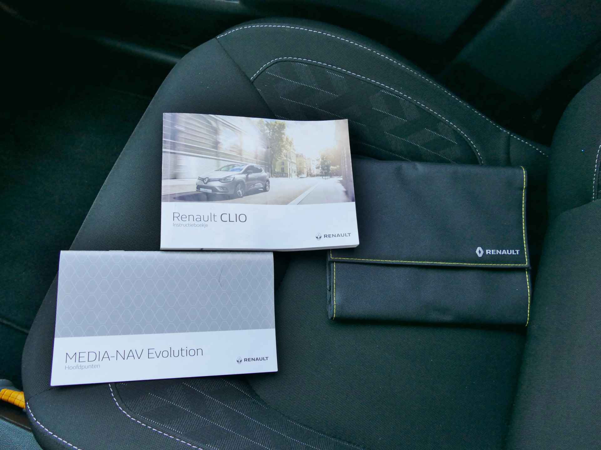 Renault Clio Estate 0.9 TCe Limited | navigatie | keyless | 100% onderhouden - 19/45