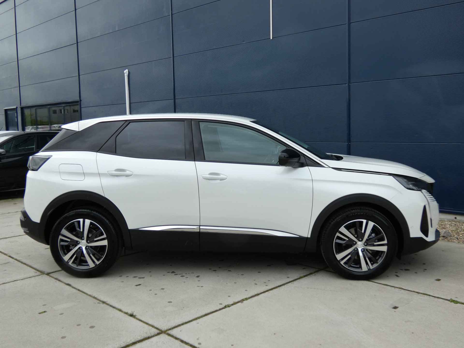 Peugeot 3008 1.6 HYbrid 180 Allure Pack Business EINDE JAAR DEAL- EUR 8.947,- KORTING - PROFITEER NU! - 35/41