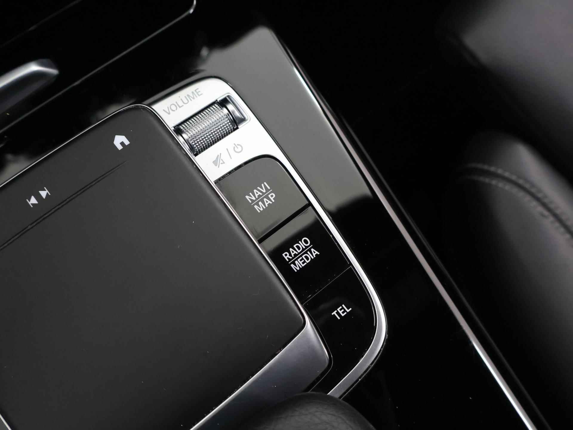Mercedes-Benz CLA-klasse 180 Business Solution Progressive | Nieuw model | Stoelverwarming | Parkeerpakket met achteruitrijcamera | Navigatie | Cruise Control | Widescreen - 31/46