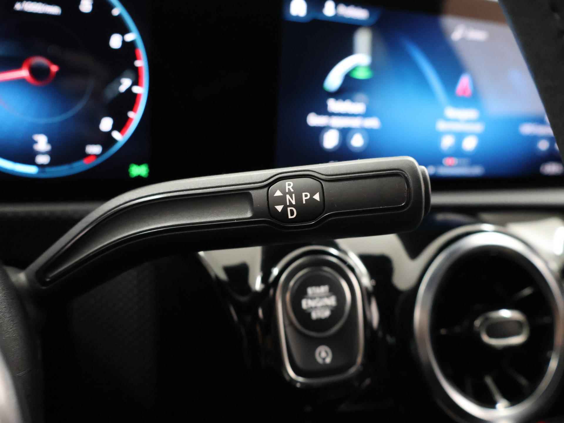Mercedes-Benz CLA-klasse 180 Business Solution Progressive | Nieuw model | Stoelverwarming | Parkeerpakket met achteruitrijcamera | Navigatie | Cruise Control | Widescreen - 32/46