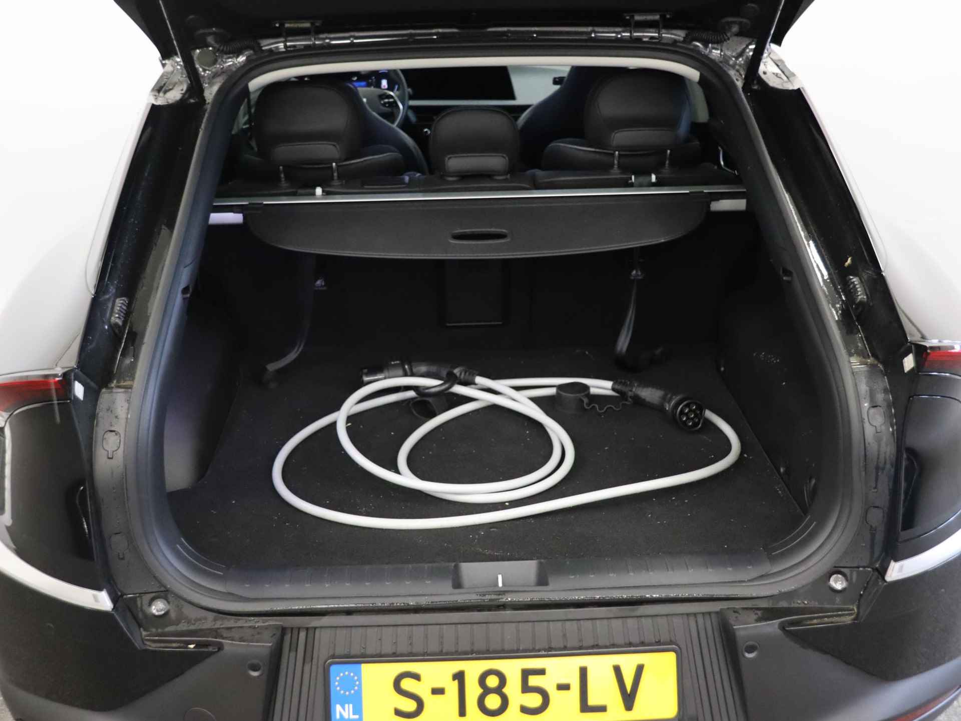 Kia EV6 Air 58 kWh  BTW-auto | Stoel en stuurverwarming | Navigatie | Camera | Adaptieve cruise control | Parkeersensoren voor en achter | Apple Carplay / Android Auto | Dode hoekdetectie | Demo | - 7/47