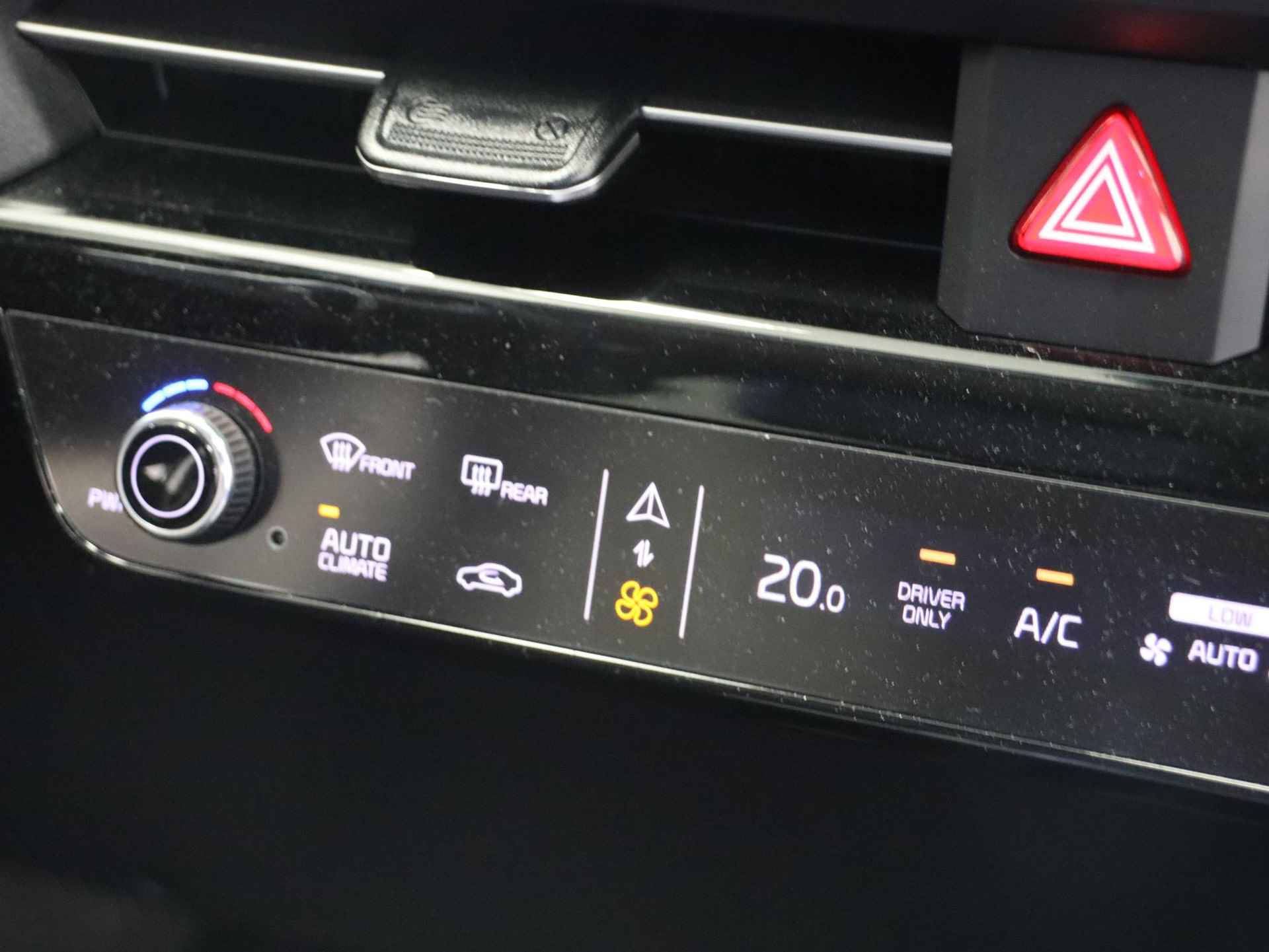 Kia EV6 Air 58 kWh  BTW-auto | Stoel en stuurverwarming | Navigatie | Camera | Adaptieve cruise control | Parkeersensoren voor en achter | Apple Carplay / Android Auto | Dode hoekdetectie | Demo | - 28/47