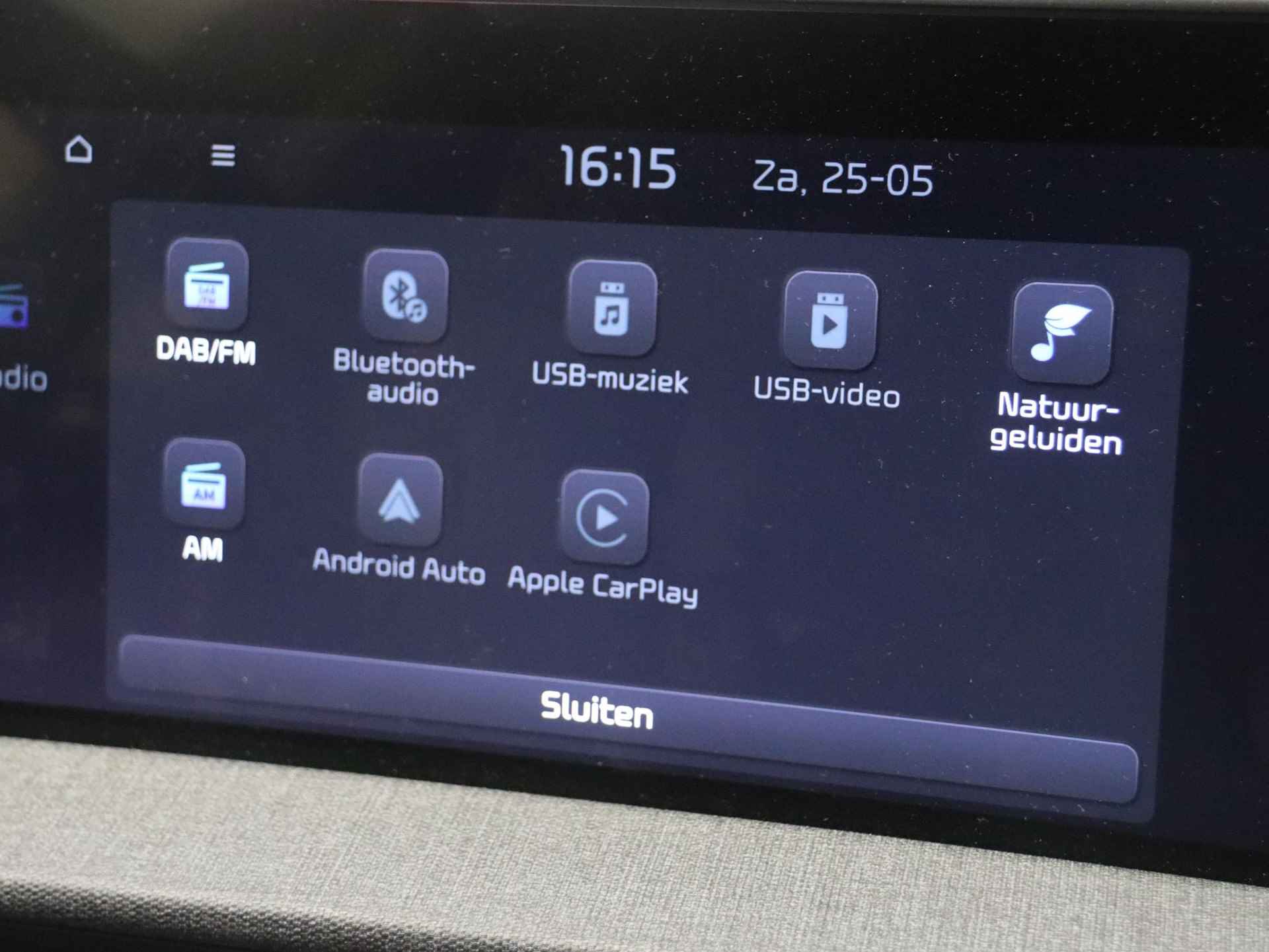 Kia EV6 Air 58 kWh  BTW-auto | Stoel en stuurverwarming | Navigatie | Camera | Adaptieve cruise control | Parkeersensoren voor en achter | Apple Carplay / Android Auto | Dode hoekdetectie | Demo | - 34/47