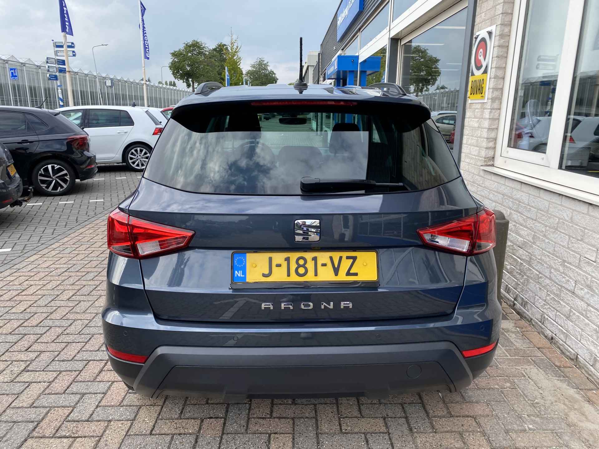 SEAT Arona 1.0 TSI Style Business Intense / KEYLESS/ ADAPTIVE CRUISE/ DAB/ NAVI/ FULL LINK/ PARK. SENSOREN + CAMERA/ CLIMA/ DODE HOEK - 33/40