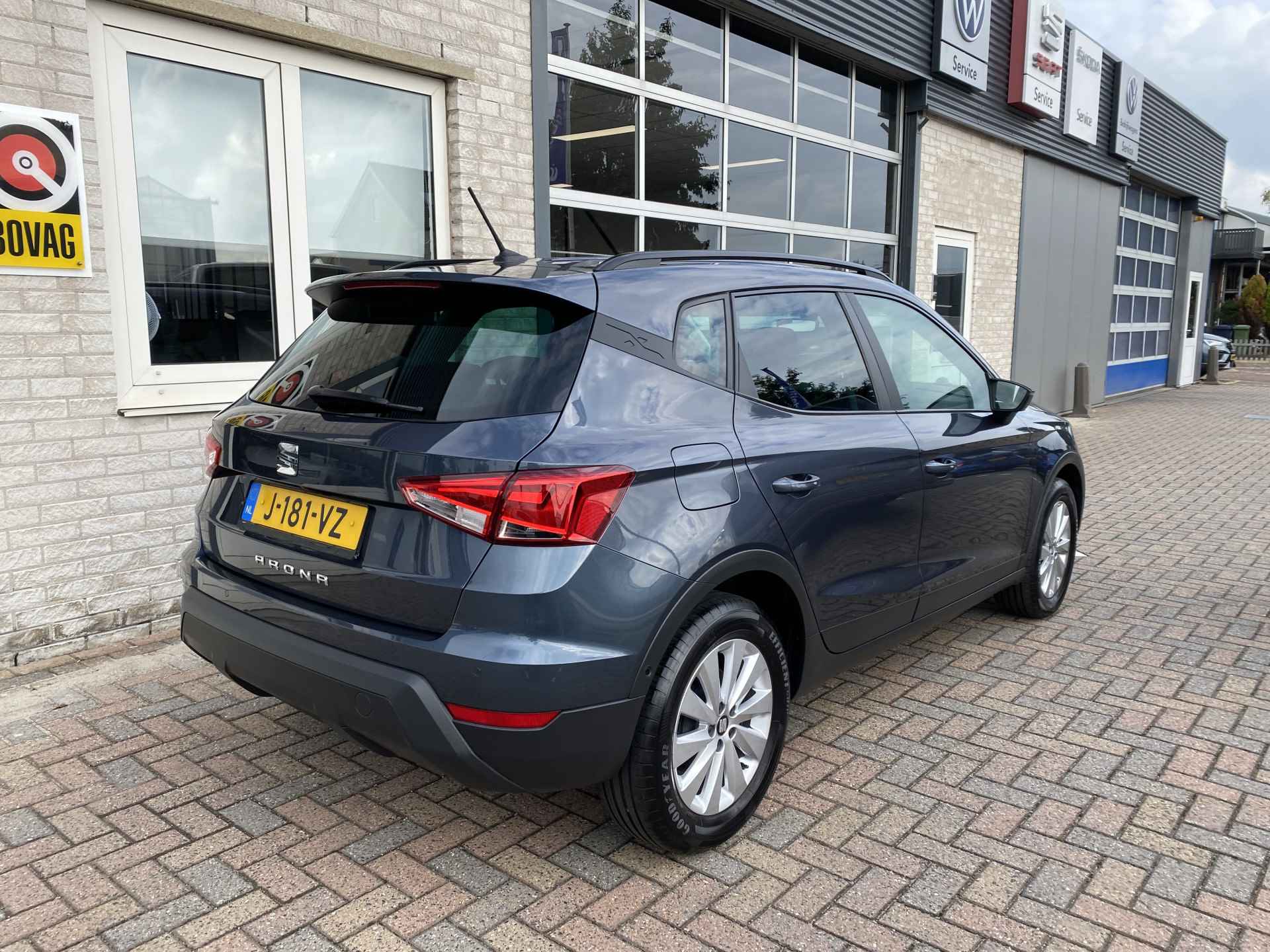 SEAT Arona 1.0 TSI Style Business Intense / KEYLESS/ ADAPTIVE CRUISE/ DAB/ NAVI/ FULL LINK/ PARK. SENSOREN + CAMERA/ CLIMA/ DODE HOEK - 35/40