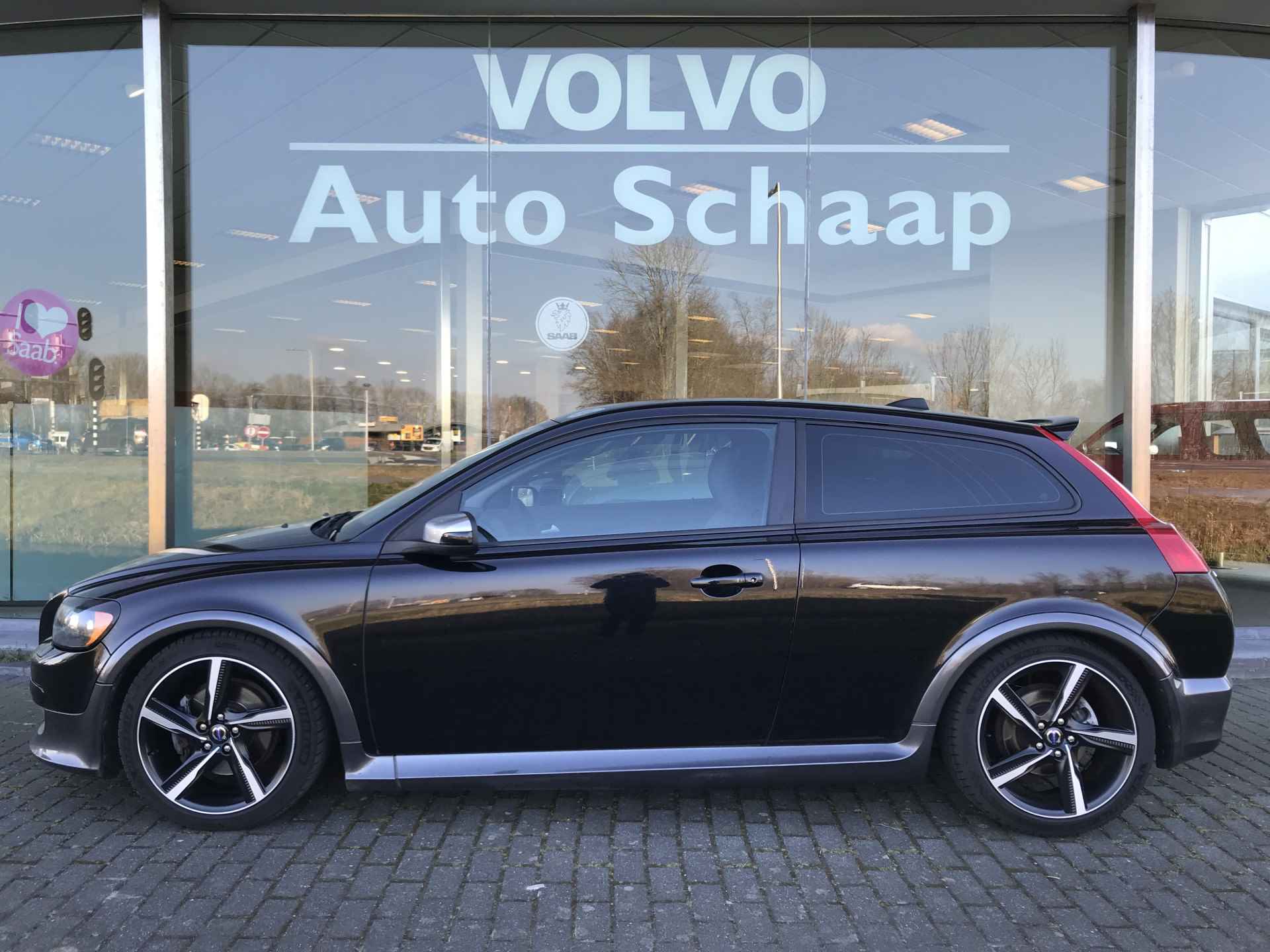 Volvo C30 2.4i Momentum | Rijklaar incl garantie | Achterspoiler Donker glas Xenon 18'' lichtmetaal - 2/12