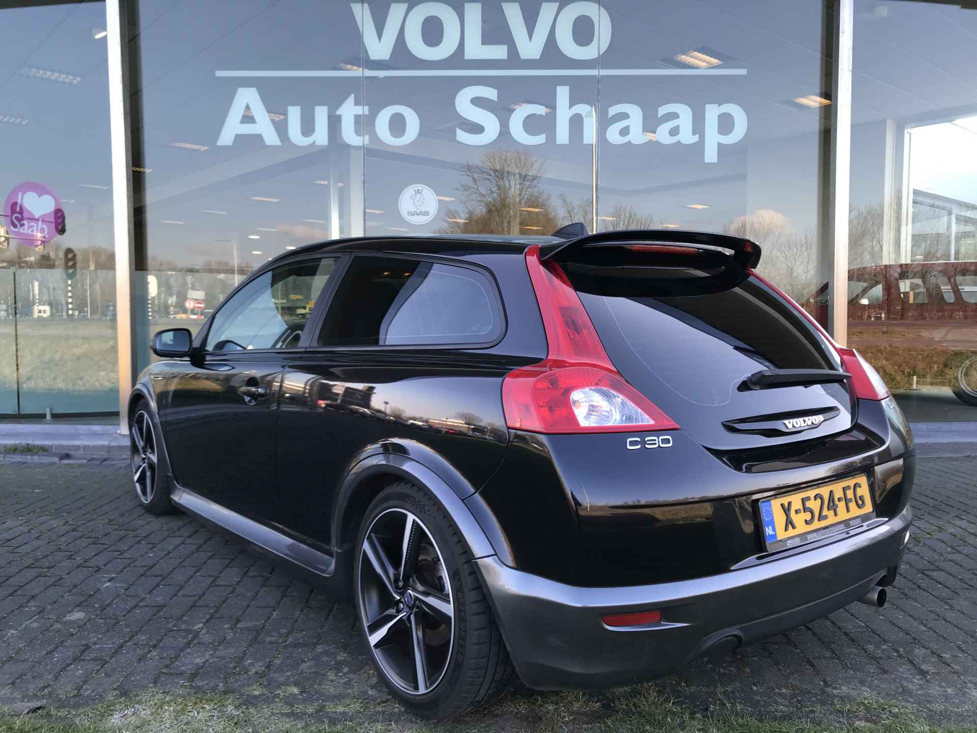 Volvo C30 2.4i Momentum | Rijklaar incl garantie | Achterspoiler Donker glas Xenon 18'' lichtmetaal - 3/12