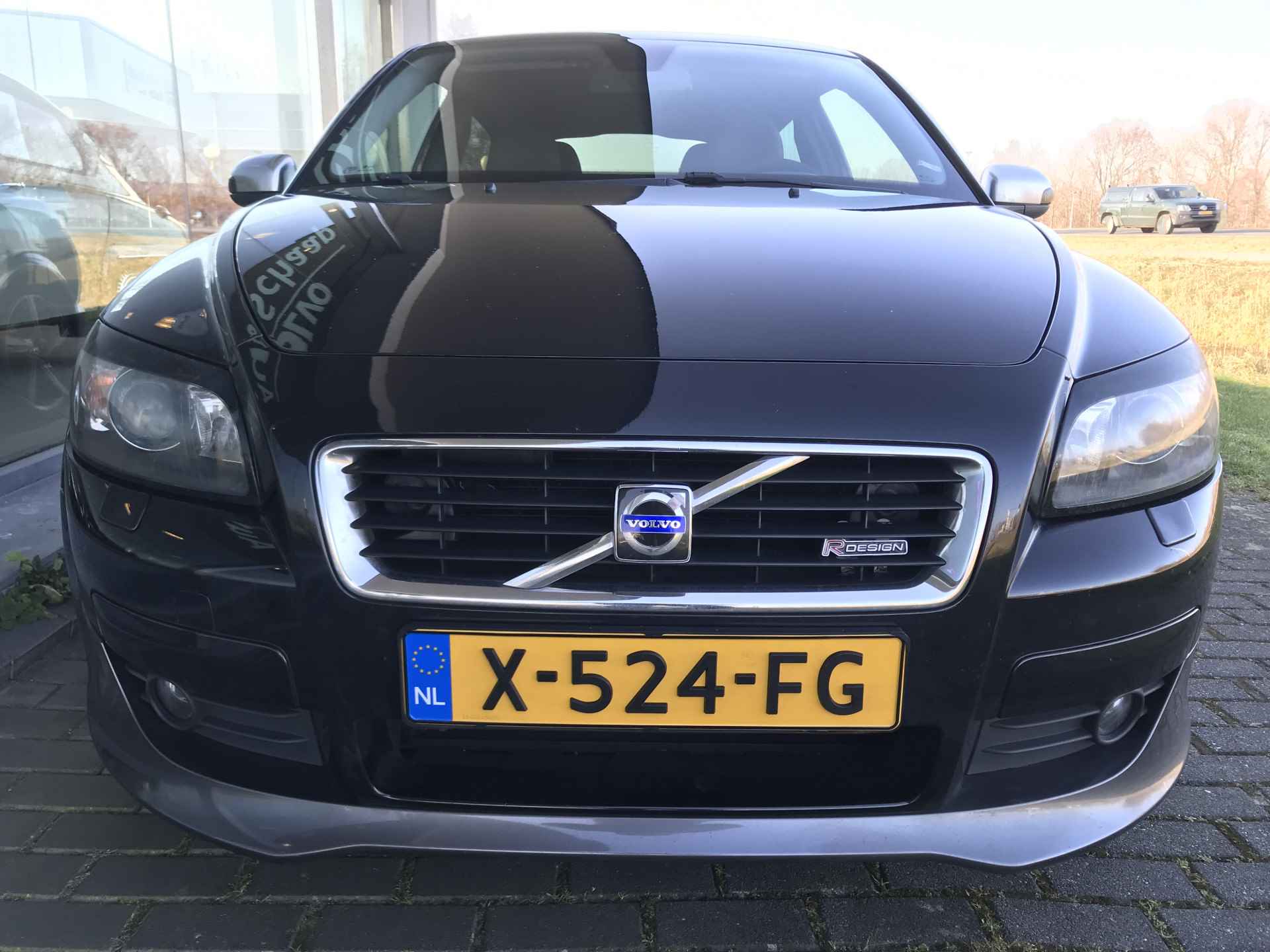 Volvo C30 2.4i Momentum | Rijklaar incl garantie | Achterspoiler Donker glas Xenon 18'' lichtmetaal - 4/12