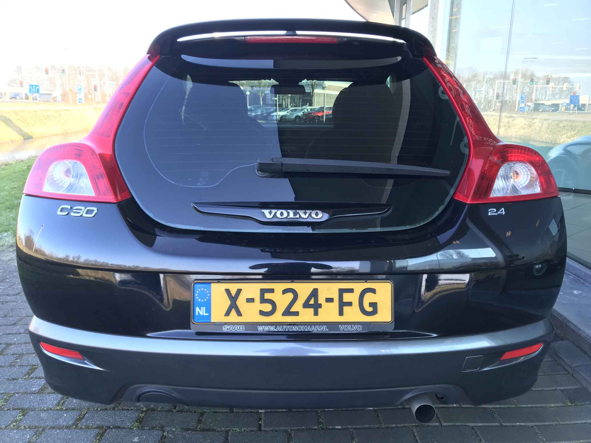 Volvo C30 2.4i Momentum | Rijklaar incl garantie | Achterspoiler Donker glas Xenon 18'' lichtmetaal - 5/12