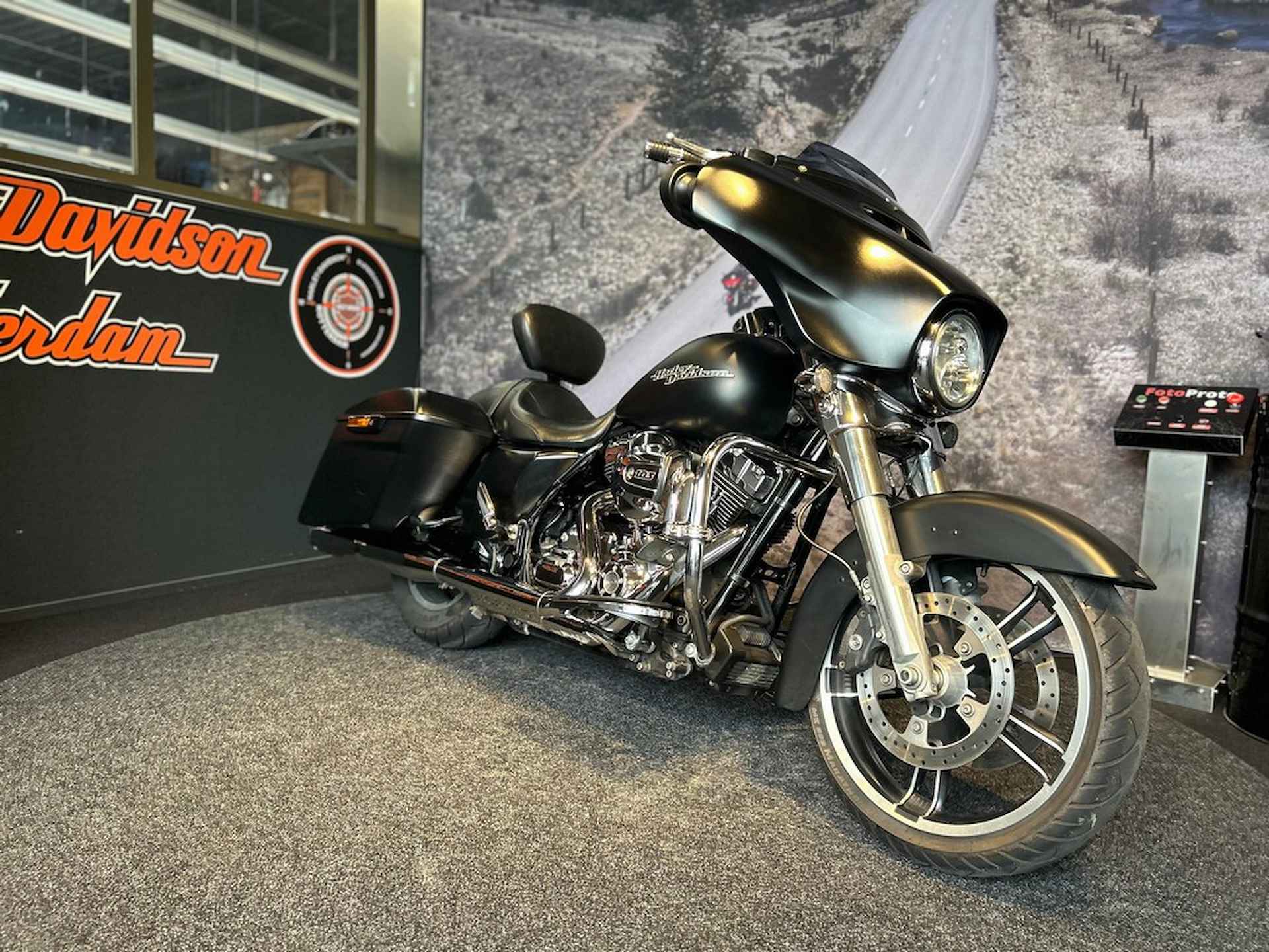 Harley-Davidson FLHX STREET GLIDE - 6/9