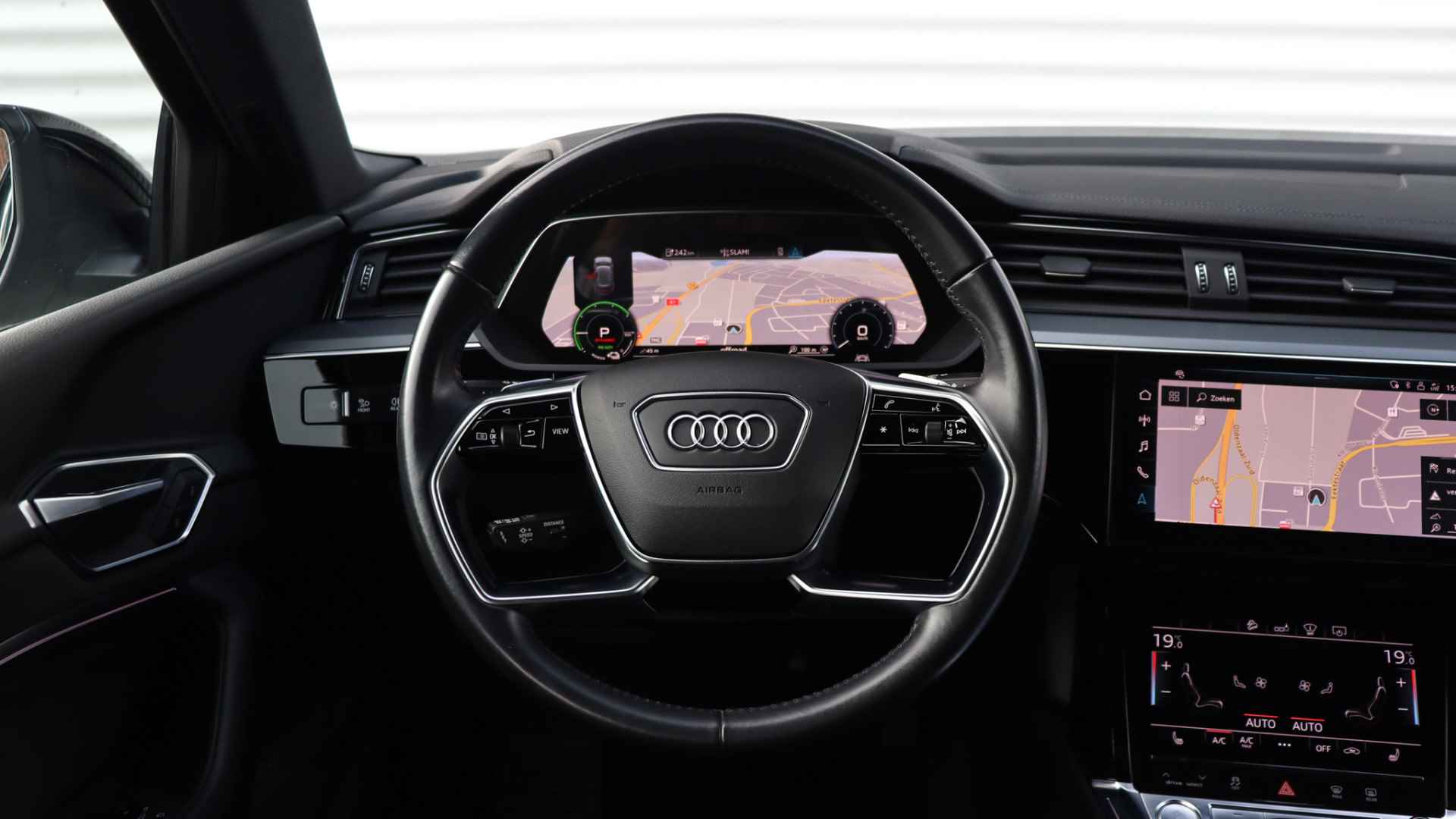 Audi e-tron 55 quattro | B&O | Head-up | Panoramadak | Matrix LED | Tour | City | Valcona leder - 7/34