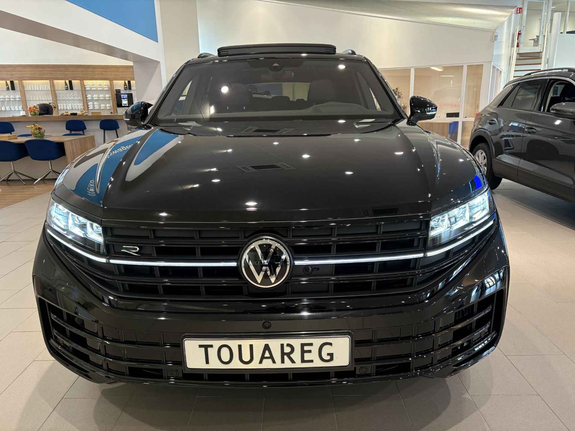 Volkswagen Touareg 3.0 TSi eHybrid 4MOTION R |Direct leverbaar |  'puglia ergo' lederen bekleding r design |  Nachtzichtassistent (night vision) |  Servosluiting portieren |  Trekhaak inclusief trailer assist |  Multimedia pakket - 4/49