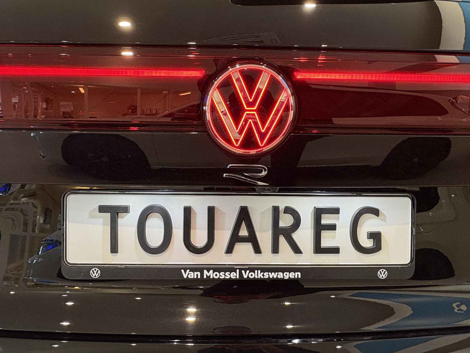 Volkswagen Touareg 3.0 TSi eHybrid 4MOTION R |Direct leverbaar |  'puglia ergo' lederen bekleding r design |  Nachtzichtassistent (night vision) |  Servosluiting portieren |  Trekhaak inclusief trailer assist |  Multimedia pakket - 8/49