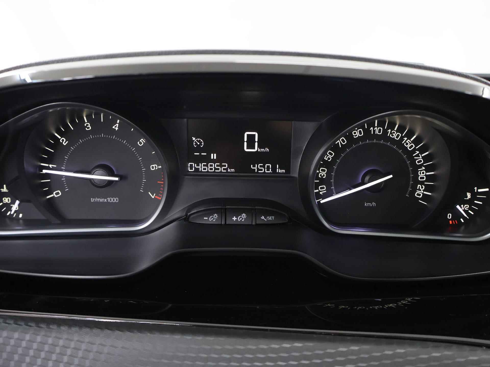 Peugeot 2008 1.2 PureTech Blue Lion  | Panoramadak | Navigatie Bluetooth | Airco | Cruise Control | - 13/39