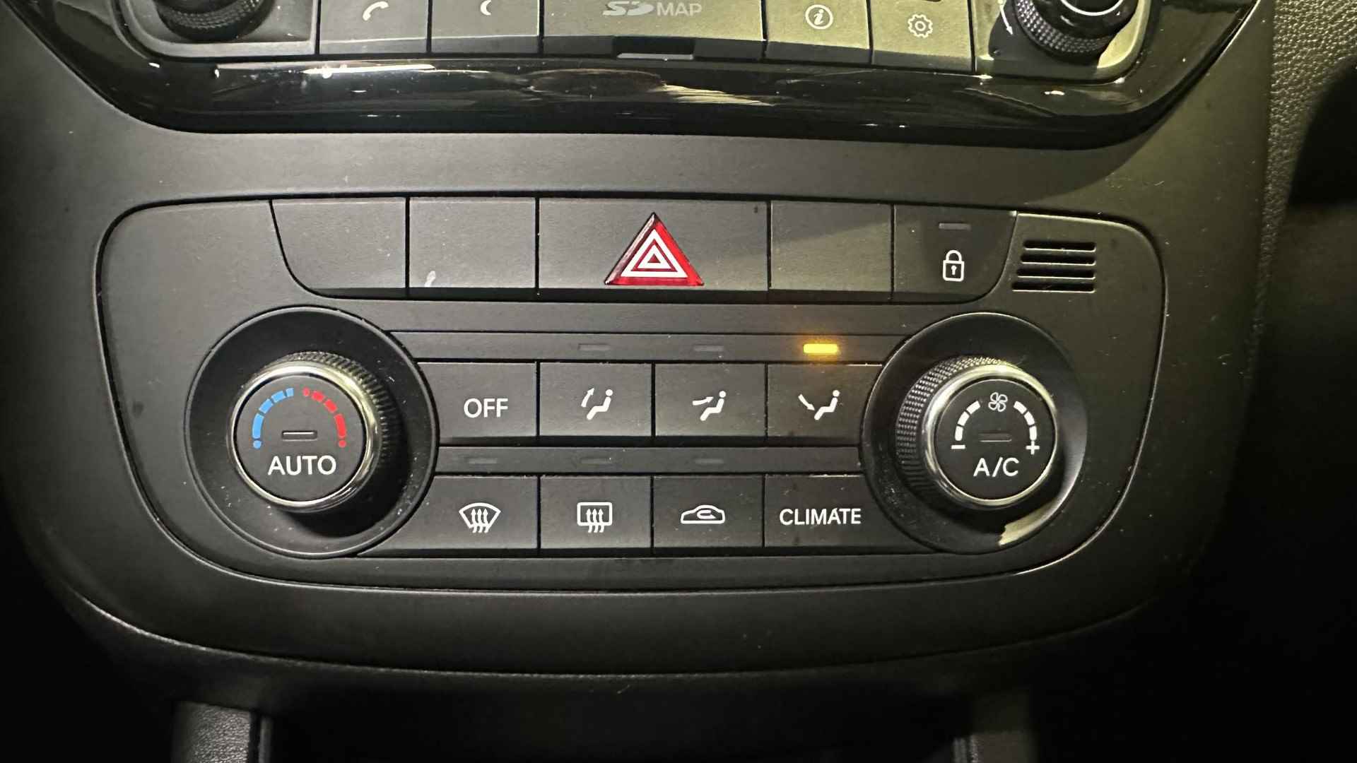 Kia Venga 1.4 CVVT Summer Edition  | Panoramadak | Navigatie | Climate Control | Camera | Cruise Control - 10/26