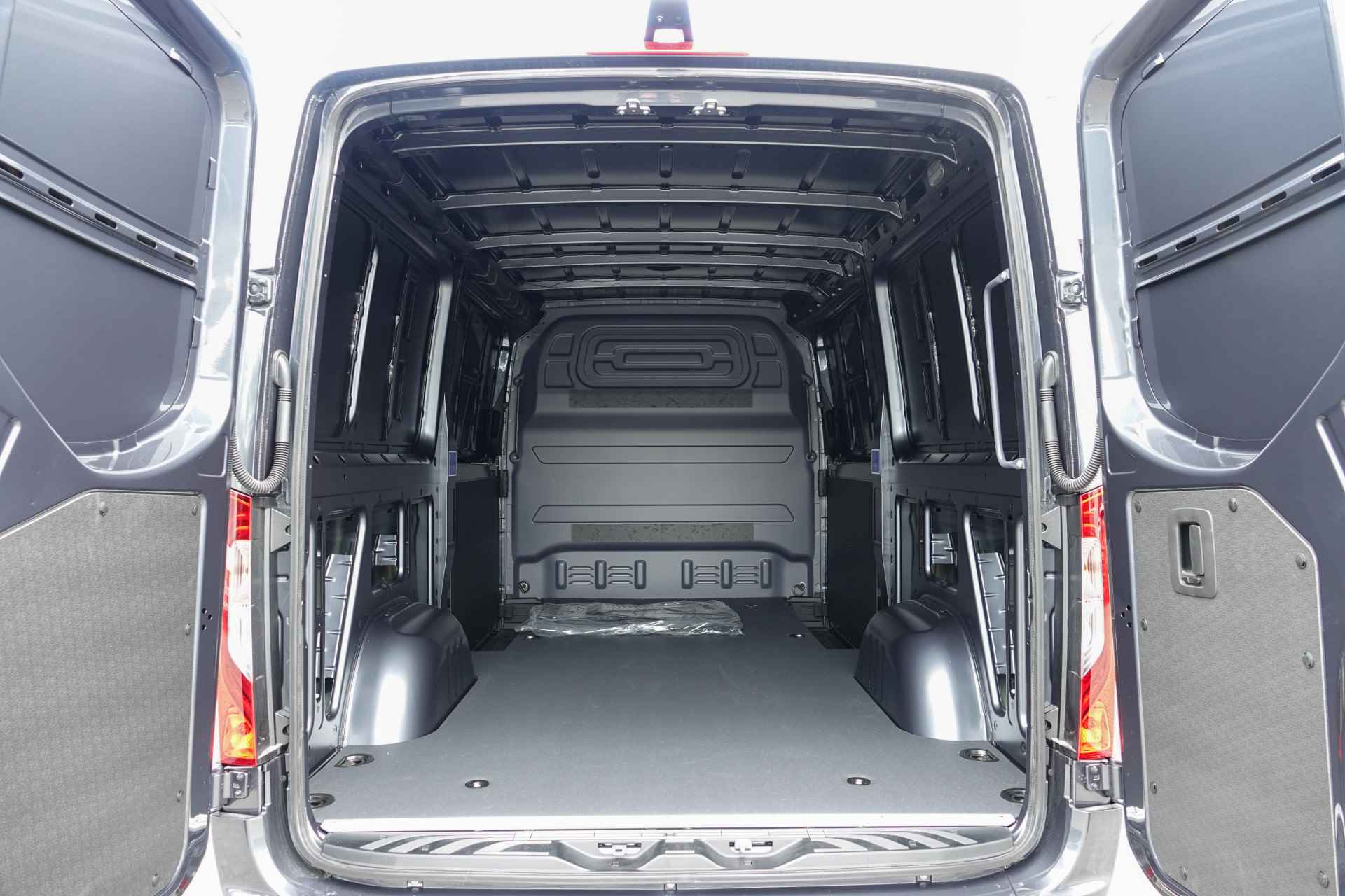 Mercedes-Benz Sprinter L2H1 319Cdi 190Pk 9G-tronic | RWD | Dubbele schuifdeur | 3.500Kg trekgewicht - 22/41