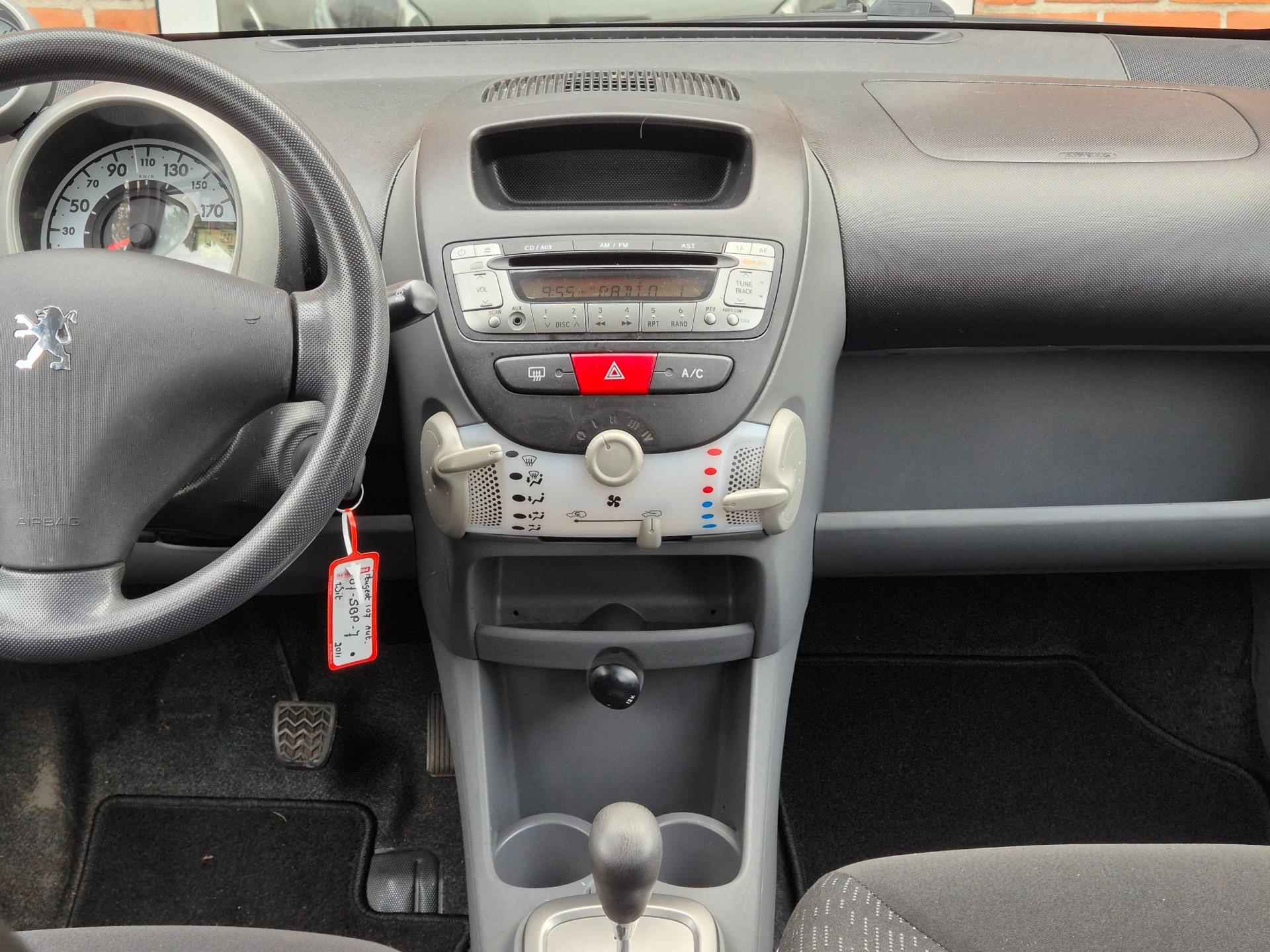 Peugeot 107 1.0-12V XS 68PK 5drs AUTOMAAT airco, elektr.ramen, centr.vergr, radio/cd RIJKLAAR - 11/17