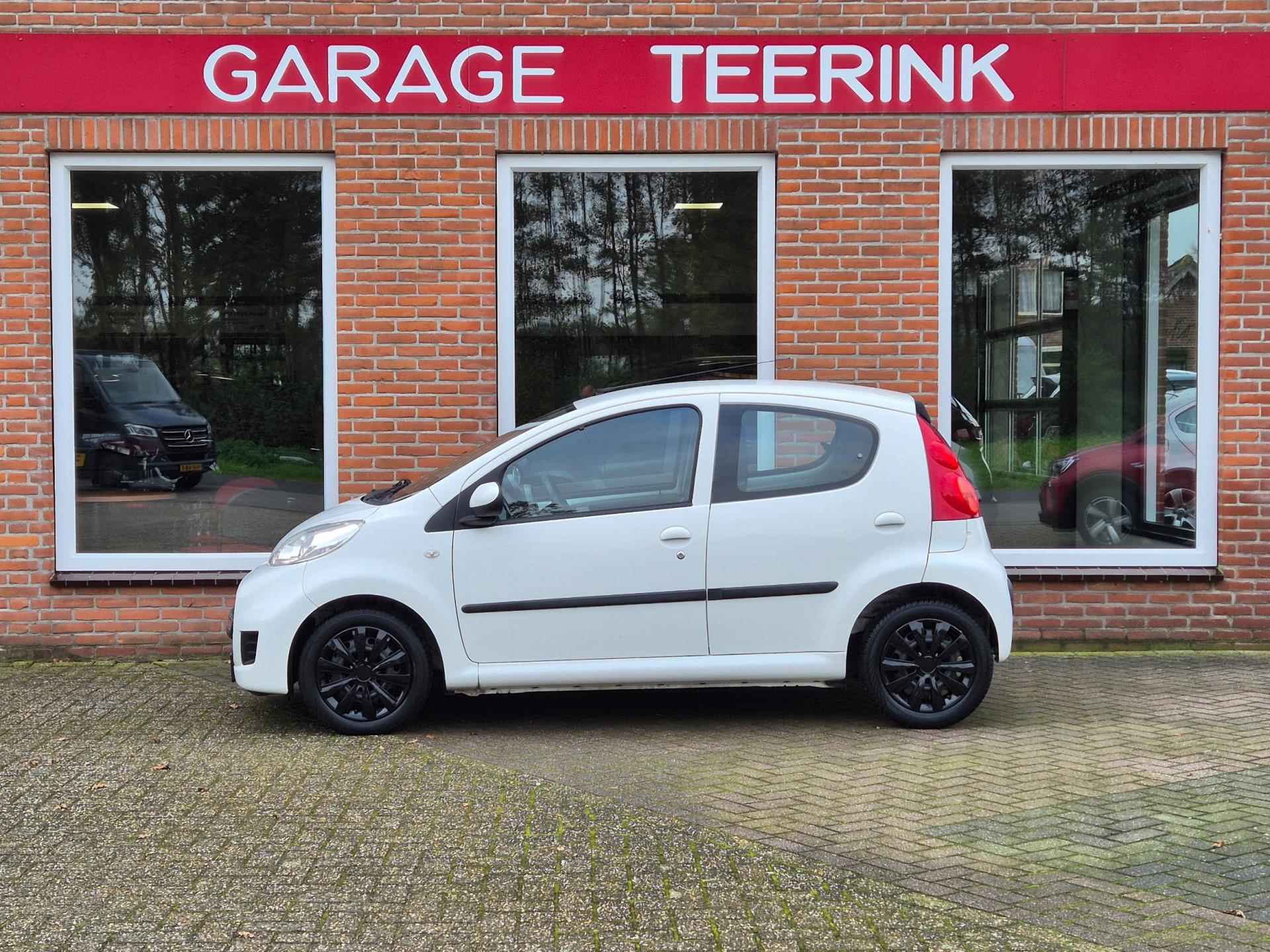 Peugeot 107 1.0-12V XS 68PK 5drs AUTOMAAT airco, elektr.ramen, centr.vergr, radio/cd RIJKLAAR - 14/17