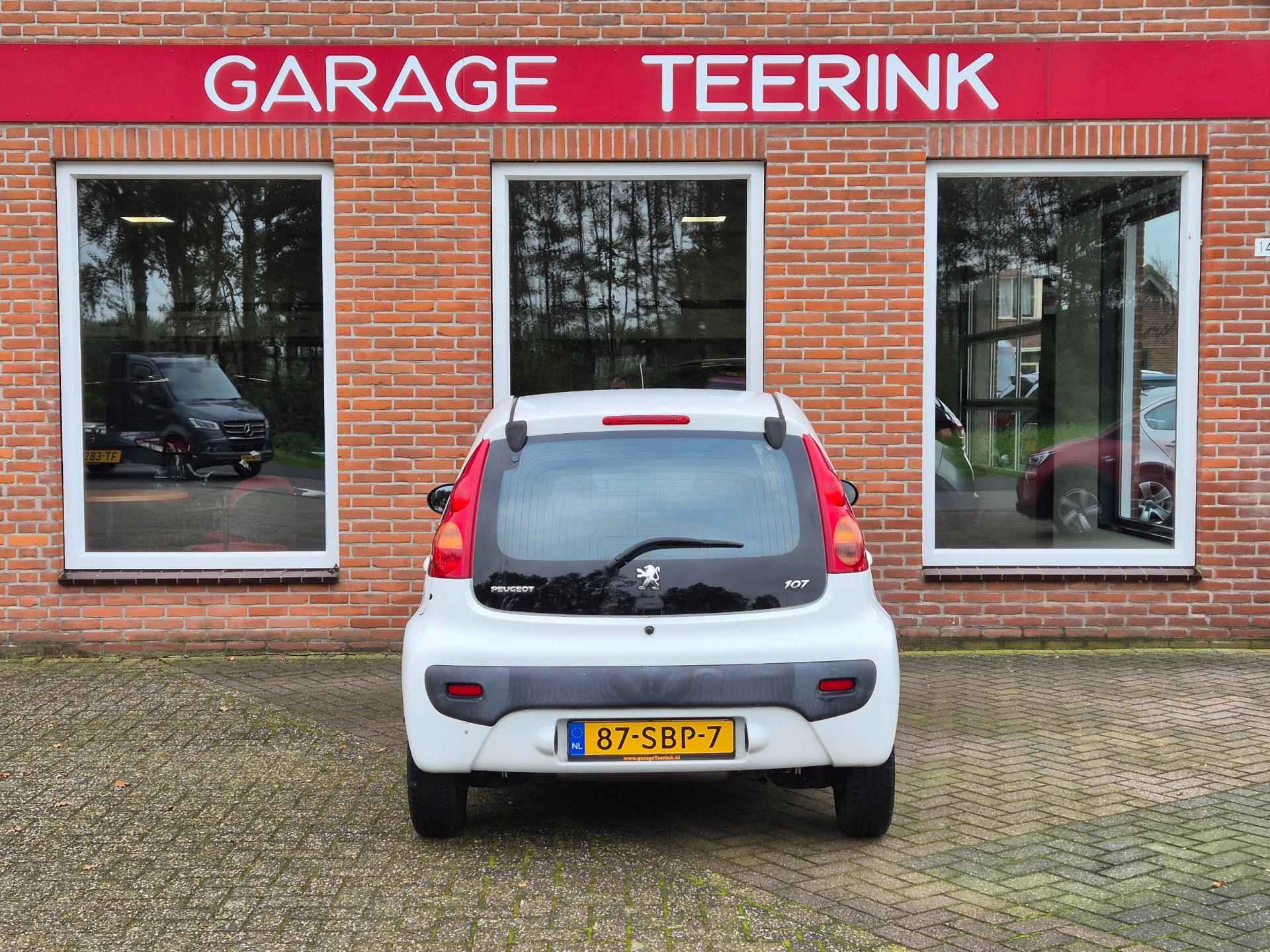 Peugeot 107 1.0-12V XS 68PK 5drs AUTOMAAT airco, elektr.ramen, centr.vergr, radio/cd RIJKLAAR - 16/17