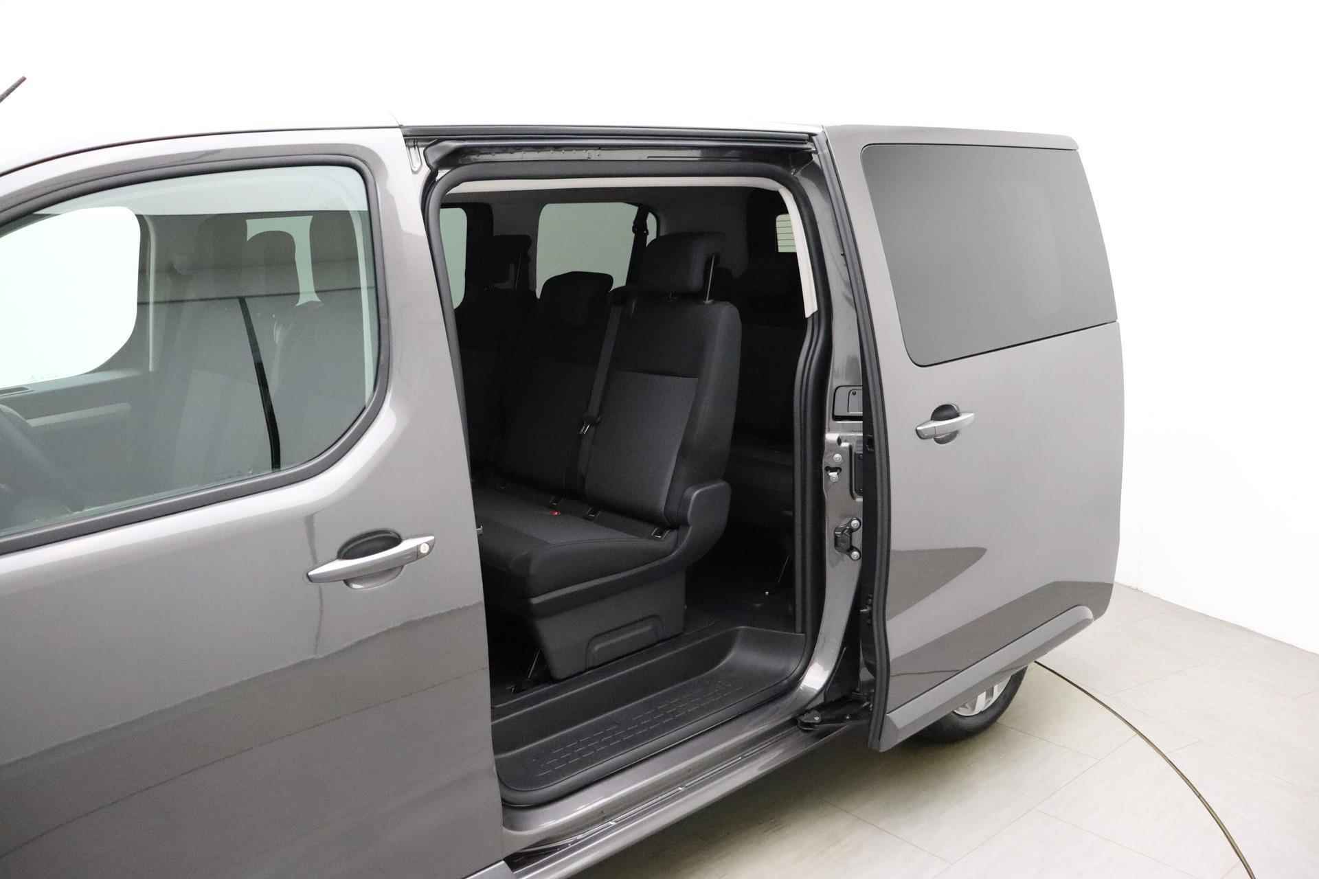 Peugeot e-Traveller 75 kWh Business Standard | 9 zits | Stoelverwarming | Achteruitrijcamera | Elektrische schuifdeuren | Keyless entry & start | Head up display | Lichtmetalen velgen | Xenon - 12/36