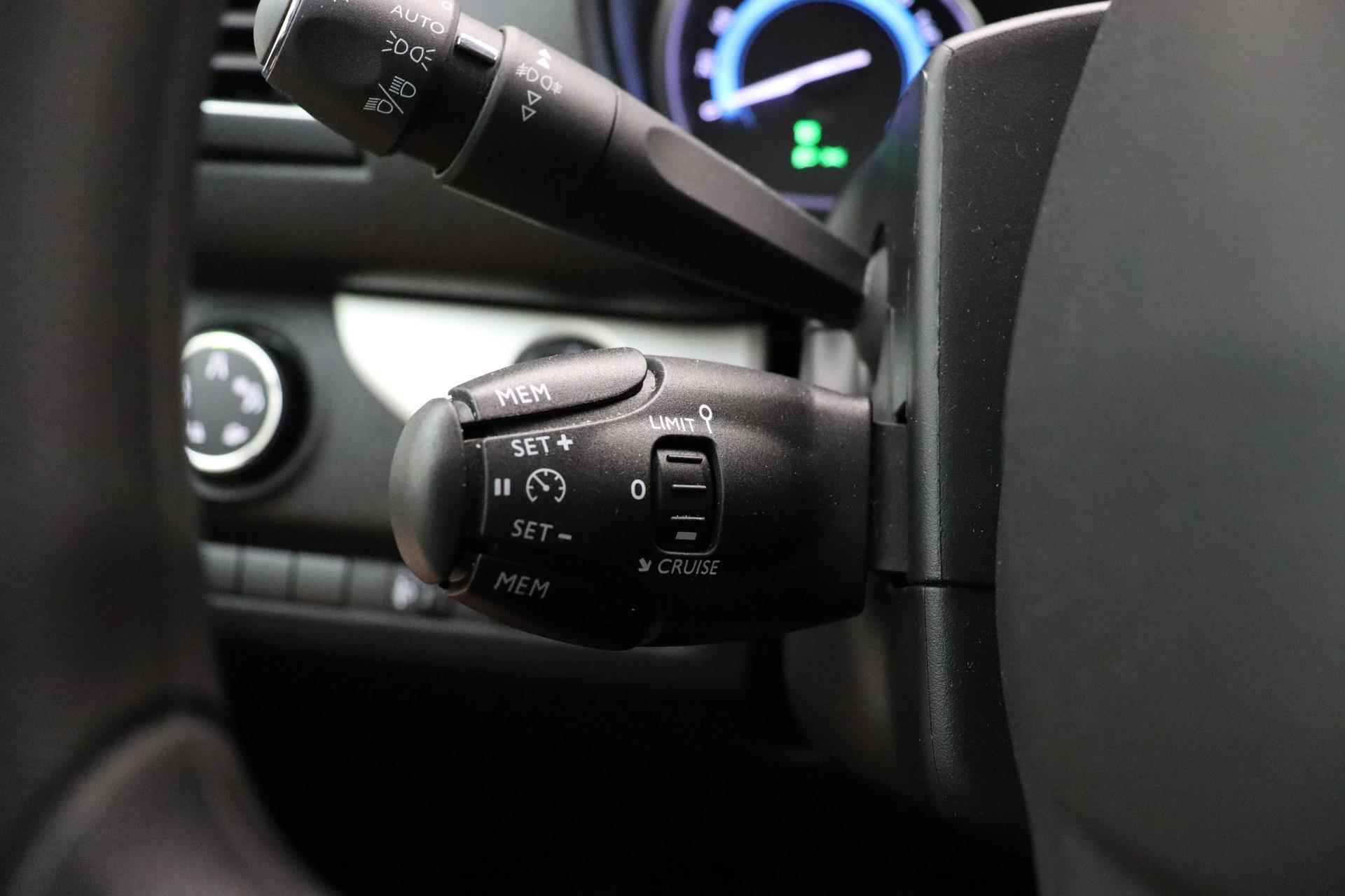 Peugeot e-Traveller 75 kWh Business Standard | 9 zits | Stoelverwarming | Achteruitrijcamera | Elektrische schuifdeuren | Keyless entry & start | Head up display | Lichtmetalen velgen | Xenon - 28/36