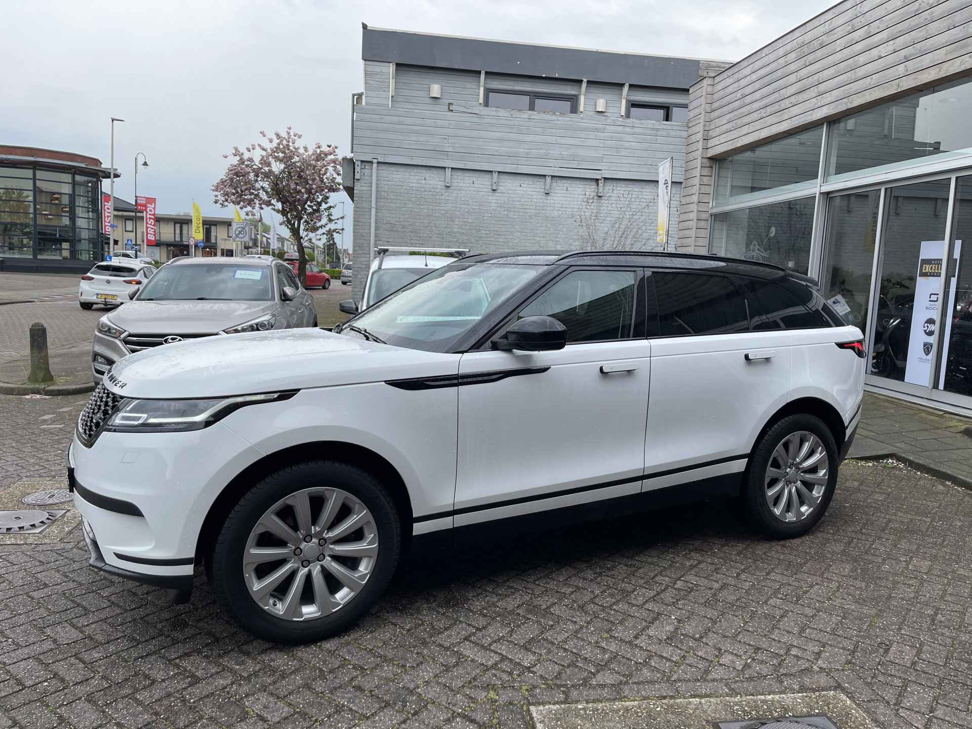 Land Rover Range Rover Velar 2.0 I4 Turbo AWD Electr trekhaak/Led/21+20 inch velgenset/camera. - 14/56