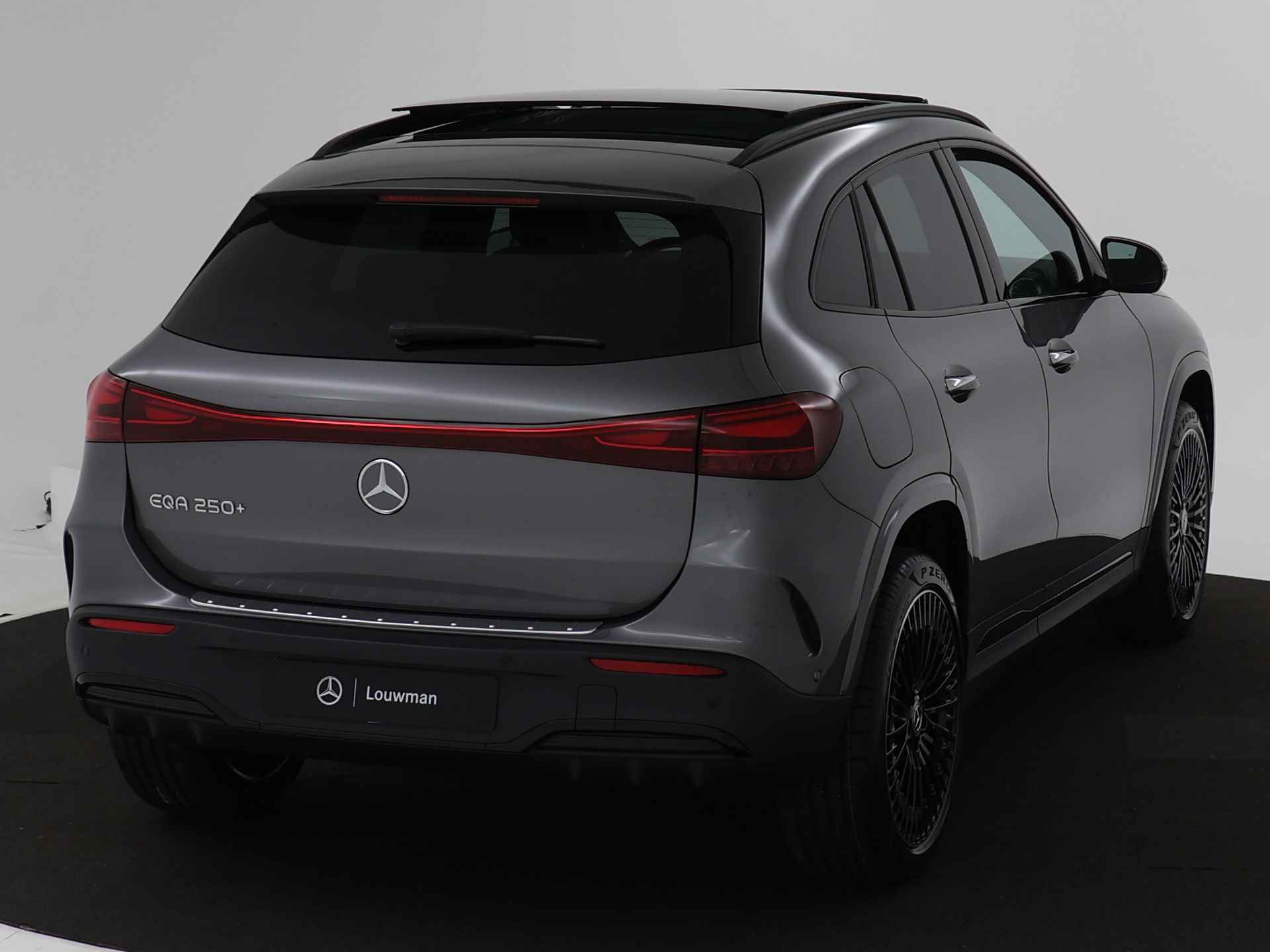 Mercedes-Benz EQA 250+ AMG Line 71 kWh | Nightpakket | Premium pakket | Parkeerpakket met 360°-camera | KEYLESS-GO comfort pakket | GUARD 360° Voertuigbescherming Plus | Winter pakket | EASY PACK achterklep | - 14/40