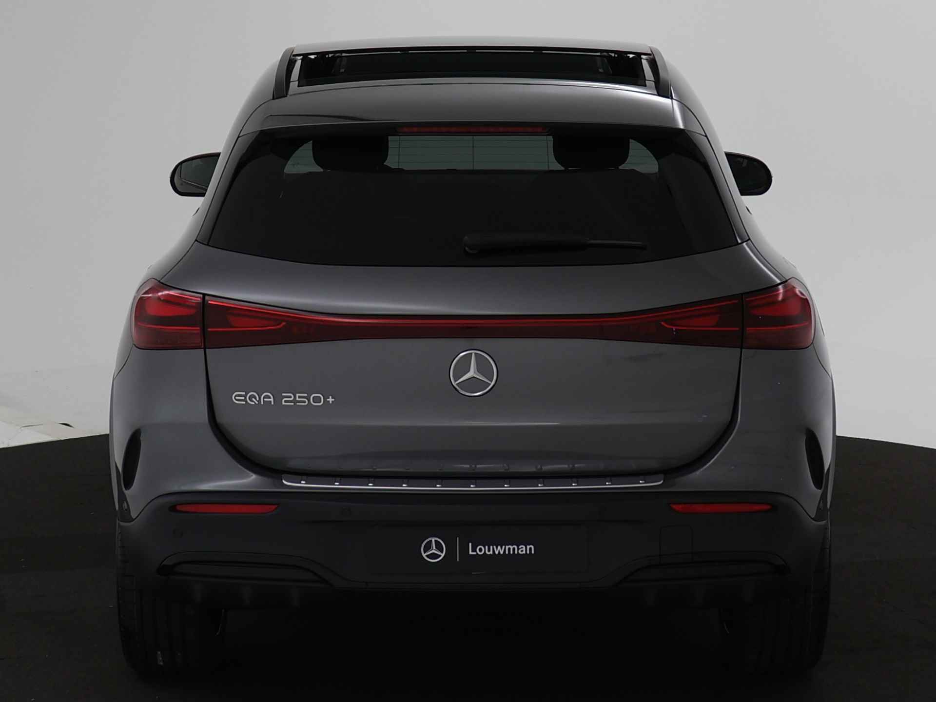 Mercedes-Benz EQA 250+ AMG Line 71 kWh | Nightpakket | Premium pakket | Parkeerpakket met 360°-camera | KEYLESS-GO comfort pakket | GUARD 360° Voertuigbescherming Plus | Winter pakket | EASY PACK achterklep | - 24/40