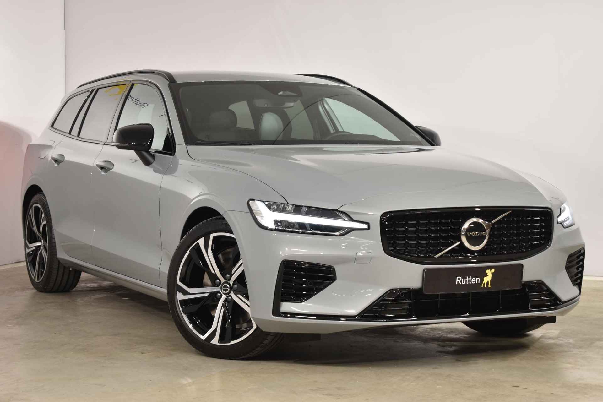 Volvo V60 T6 350PK Automaat Recharge AWD Plus Dark / Driver assist / Sportstoelen / donker getint glas / 19 velgen - 3/56