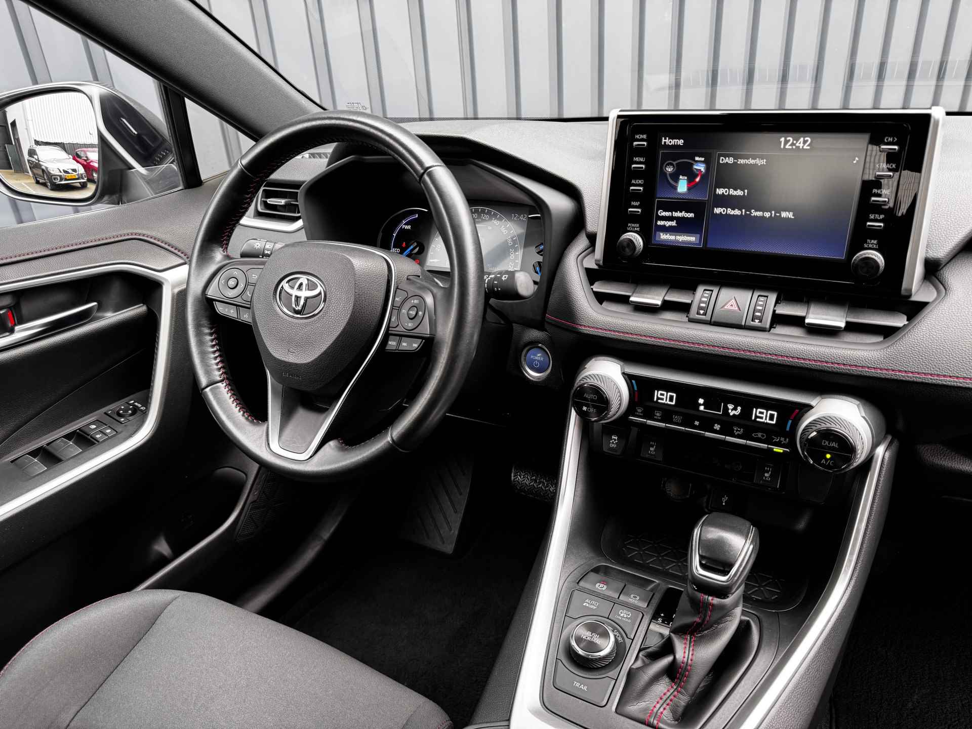 Toyota RAV4 2.5 Plug-in Hybrid AWD Dynamic | Trekhaak Afnb. | Stoel & Stuur verw. | Prijs Rijklaar!! - 11/36