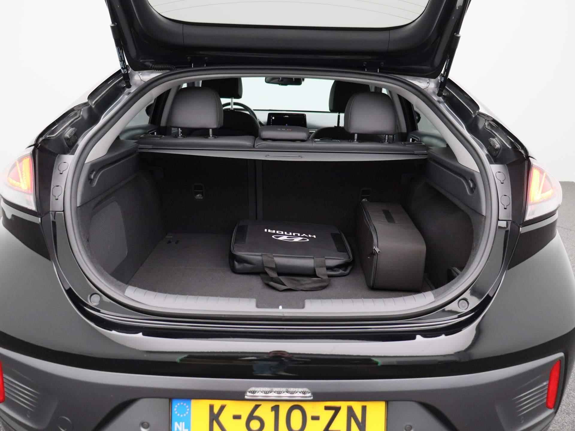 Hyundai IONIQ Premium EV 38 kWh | Lederen Bekleding | Navigatie | Camera | Memory | Stoelverwarming + Stuurventilatie | - 13/41