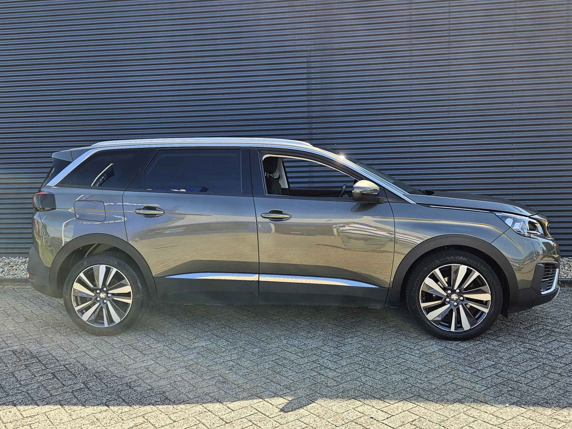 Peugeot 5008 1.2 PureTech Blue Lease Premium | 7-Zits | Navigatie | Camera | Keyless Entry en Achterklep | Draadloze Telefoonlader | Mooie Lage Kilometerstand met NAP !! - 13/48