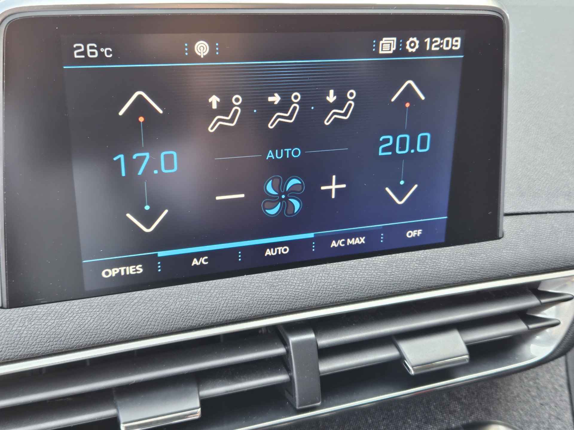 Peugeot 5008 1.2 PureTech Blue Lease Premium | 7-Zits | Navigatie | Camera | Keyless Entry en Achterklep | Draadloze Telefoonlader | Mooie Lage Kilometerstand met NAP !! - 21/48