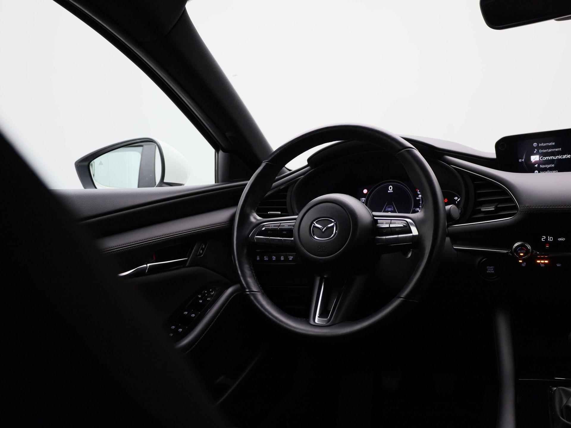 Mazda 3 2.0 e-SkyActiv-X M Hybrid 186 Comfort | Camera | Navigatie | Stoelverwarming + Stuurverwarming | Head Up Display | - 10/39