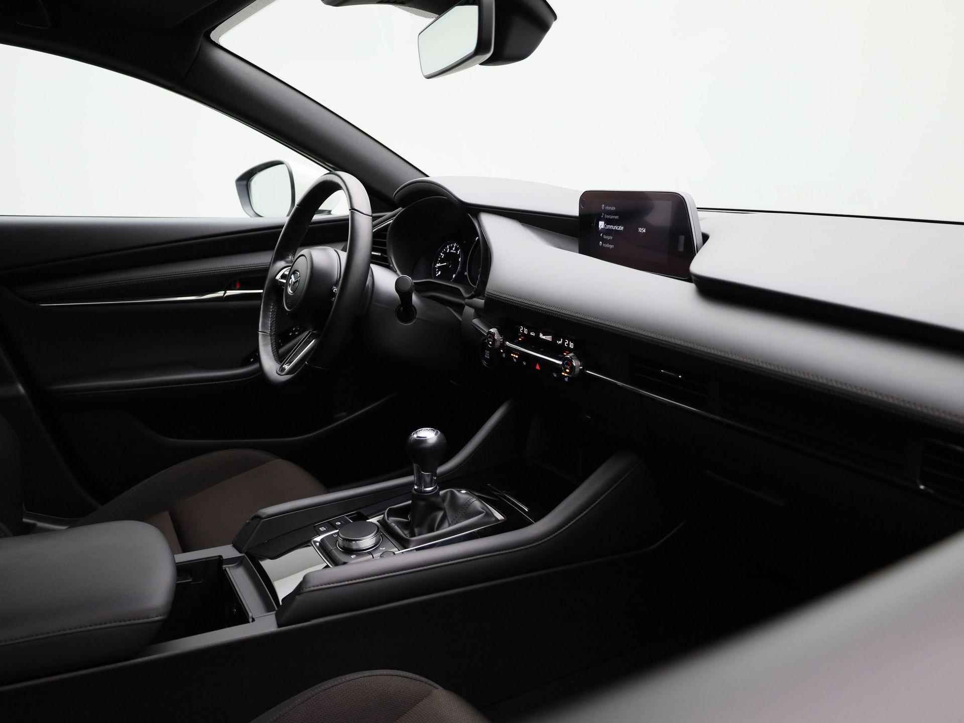 Mazda 3 2.0 e-SkyActiv-X M Hybrid 186 Comfort | Camera | Navigatie | Stoelverwarming + Stuurverwarming | Head Up Display | - 34/39