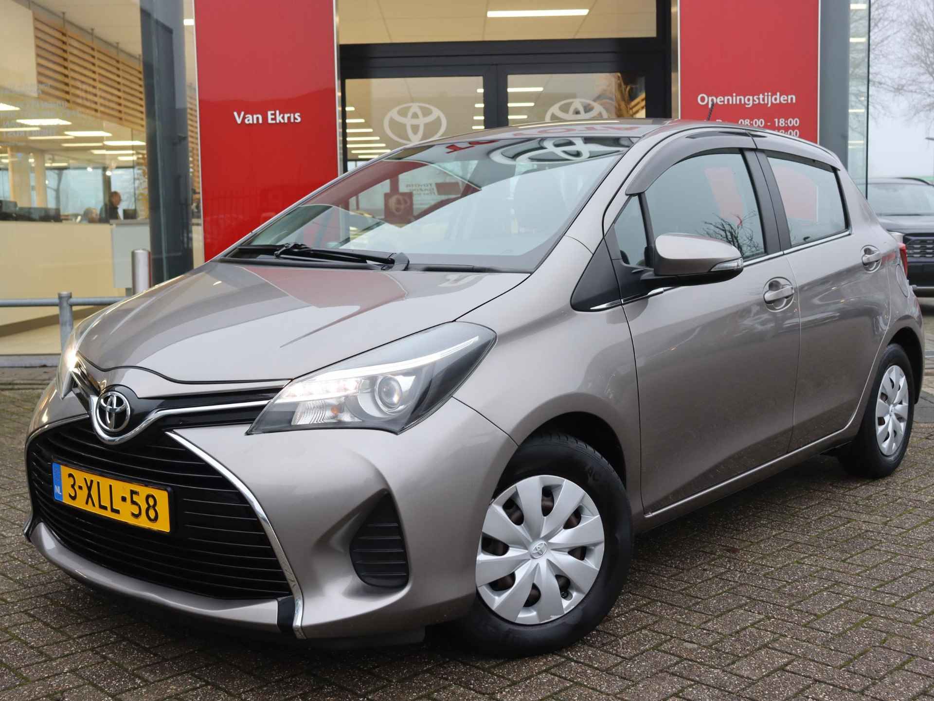 Toyota Yaris 1.0 VVT-i Lounge, Trekhaak - 2/28