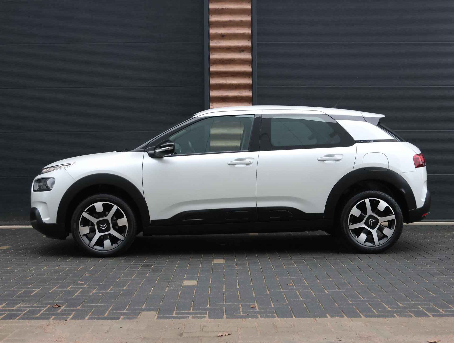 Citroen C4 Cactus 1.2 110PK Feel | Camera | Navigatie | CruiseControl | AppleCarPlay/AndroidAuto | LMV | - 3/41