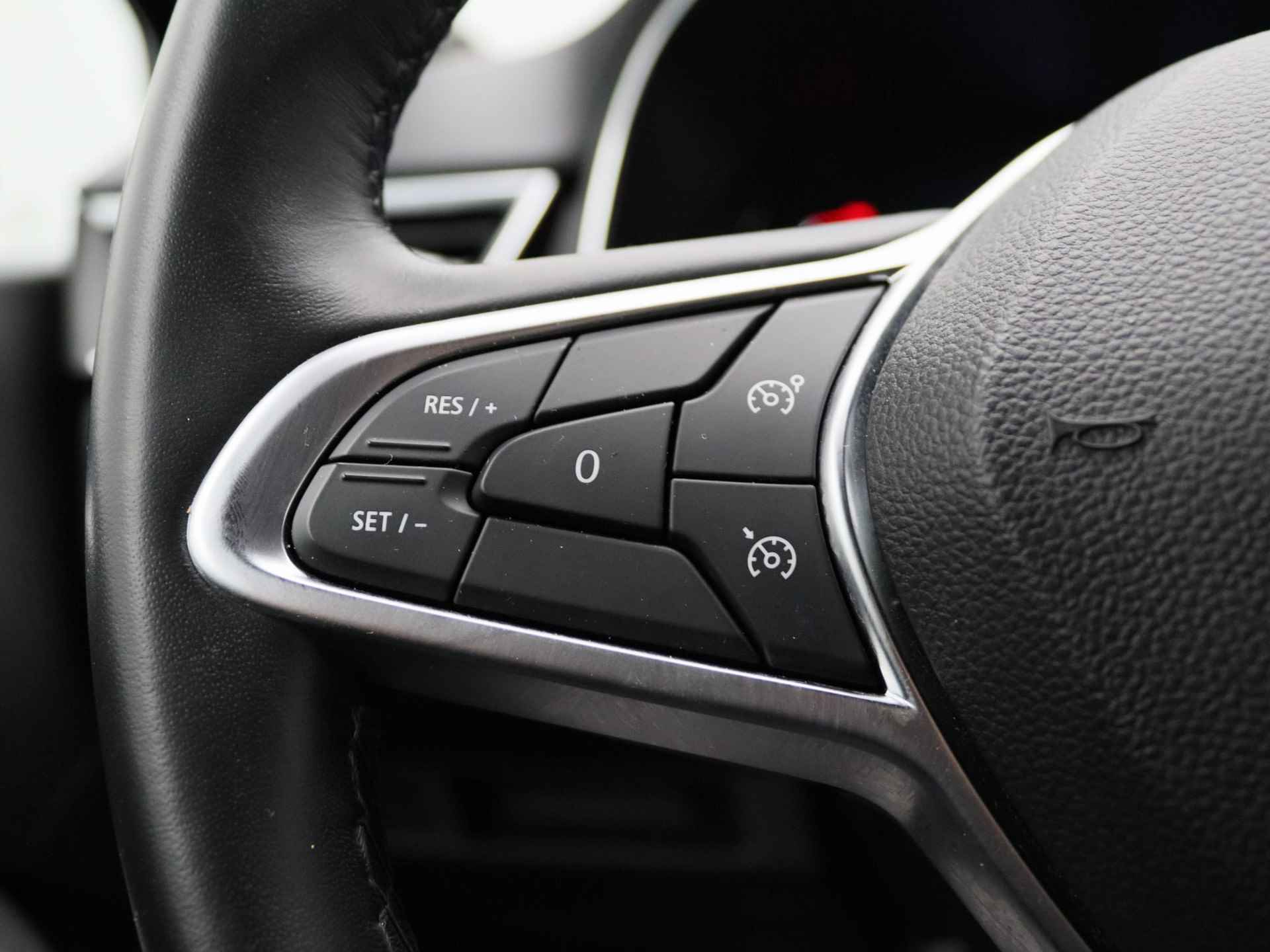 Renault Clio 1.0 TCe 100Pk Intens | 9'3" Navigatie| Bose Geluidsysteem | Apple & Android Carplay | Parkeersensoren & Camera | Climate Control | Automatische Verlichting & Regensensoren | 17" Lichtmetalen Velgen |ntrol| Parkeersensoren Rondom| Achteruitrij Camera| - 20/33
