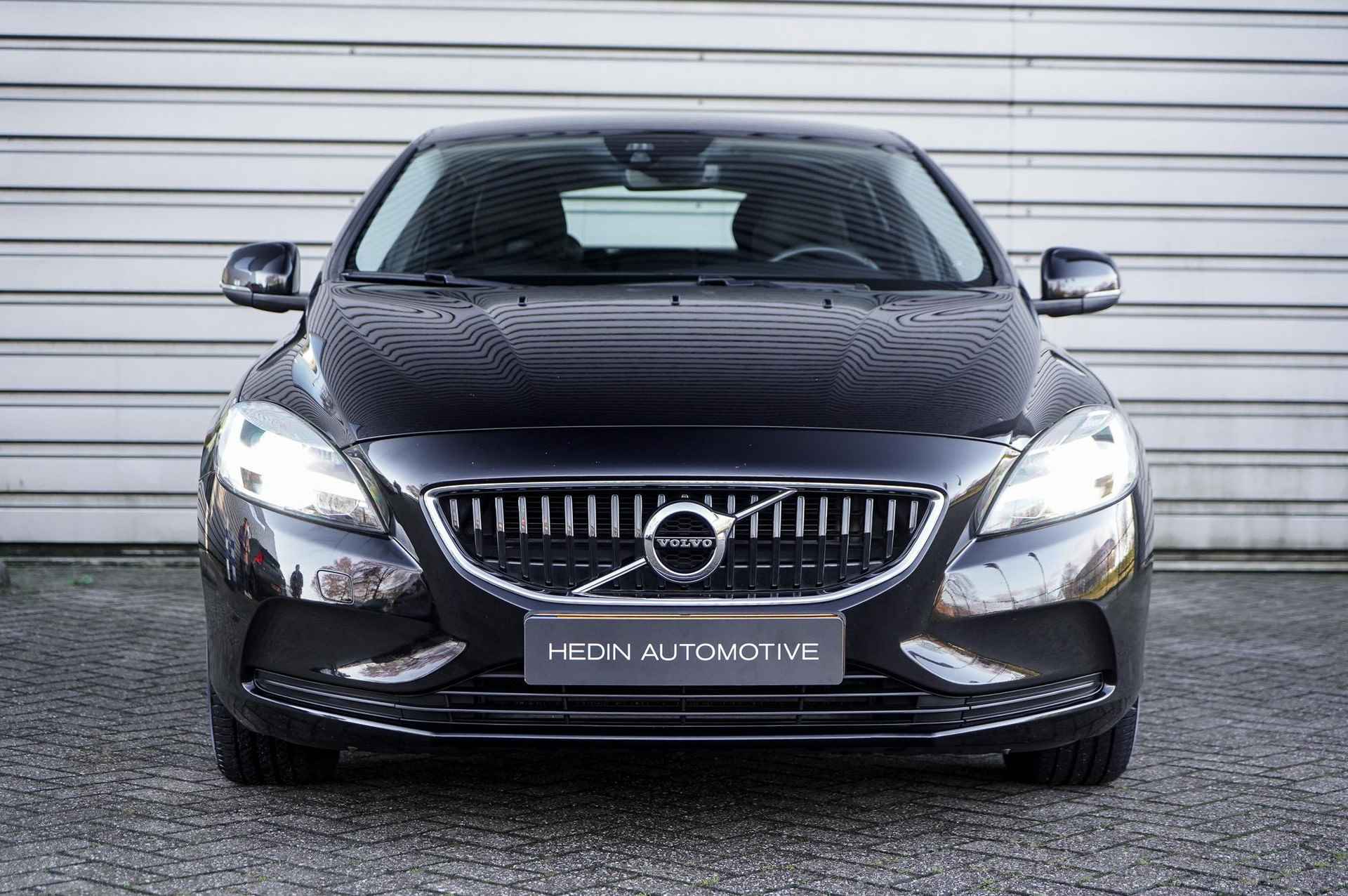 Volvo V40 1.5 T2 Polar+ | Automaat | Lederen bekleding | Stoelverwarming | 16" Lichtmetalen velgen - 2/27